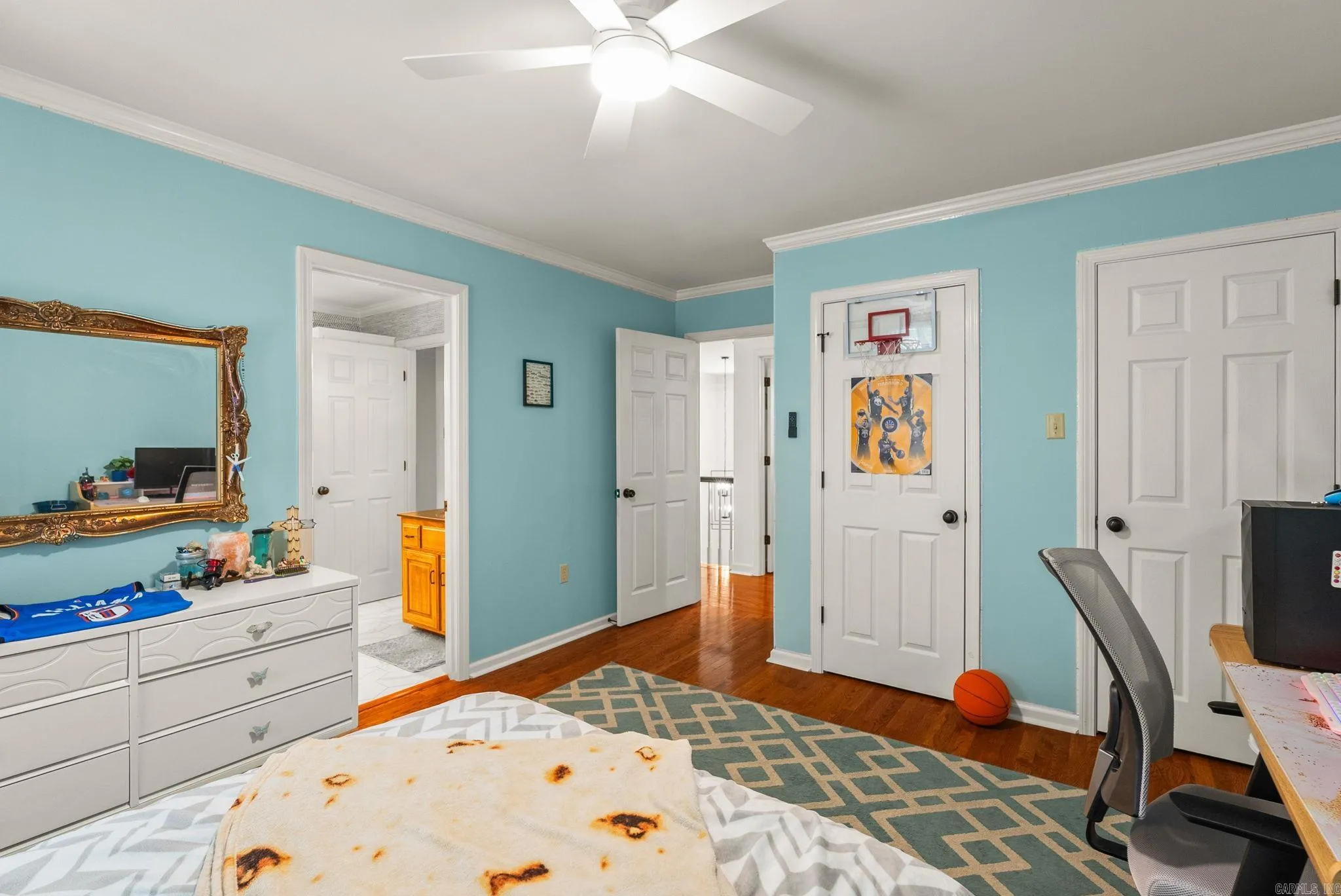Property at 1805  Royal - Image 28