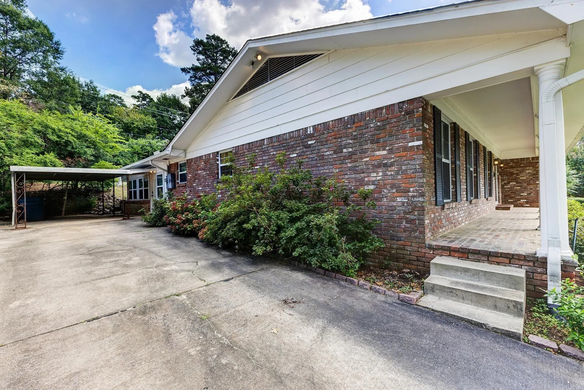 Property at 1311 N Hughes - Image 3