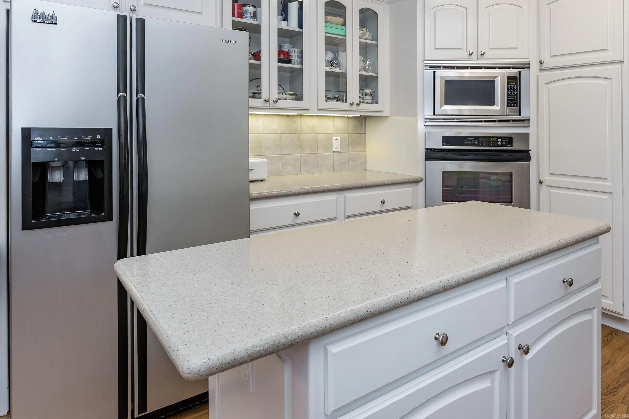 Property at 2106  Wellington woods - Image 9