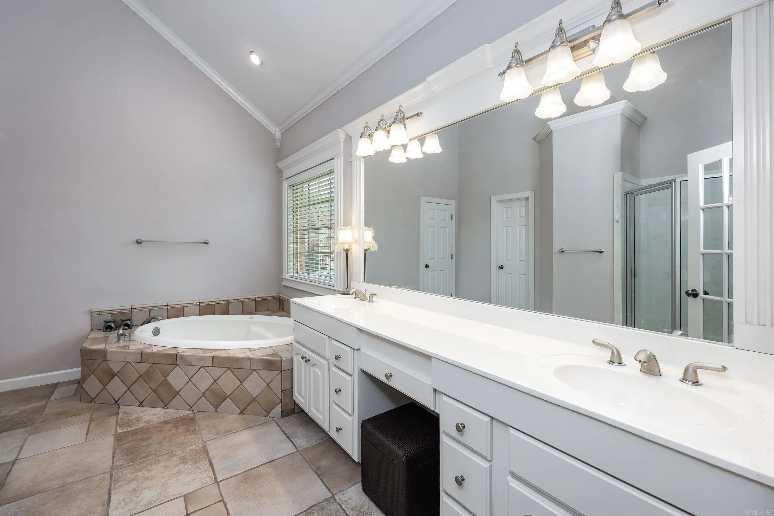 Property at 2106  Wellington woods - Image 23