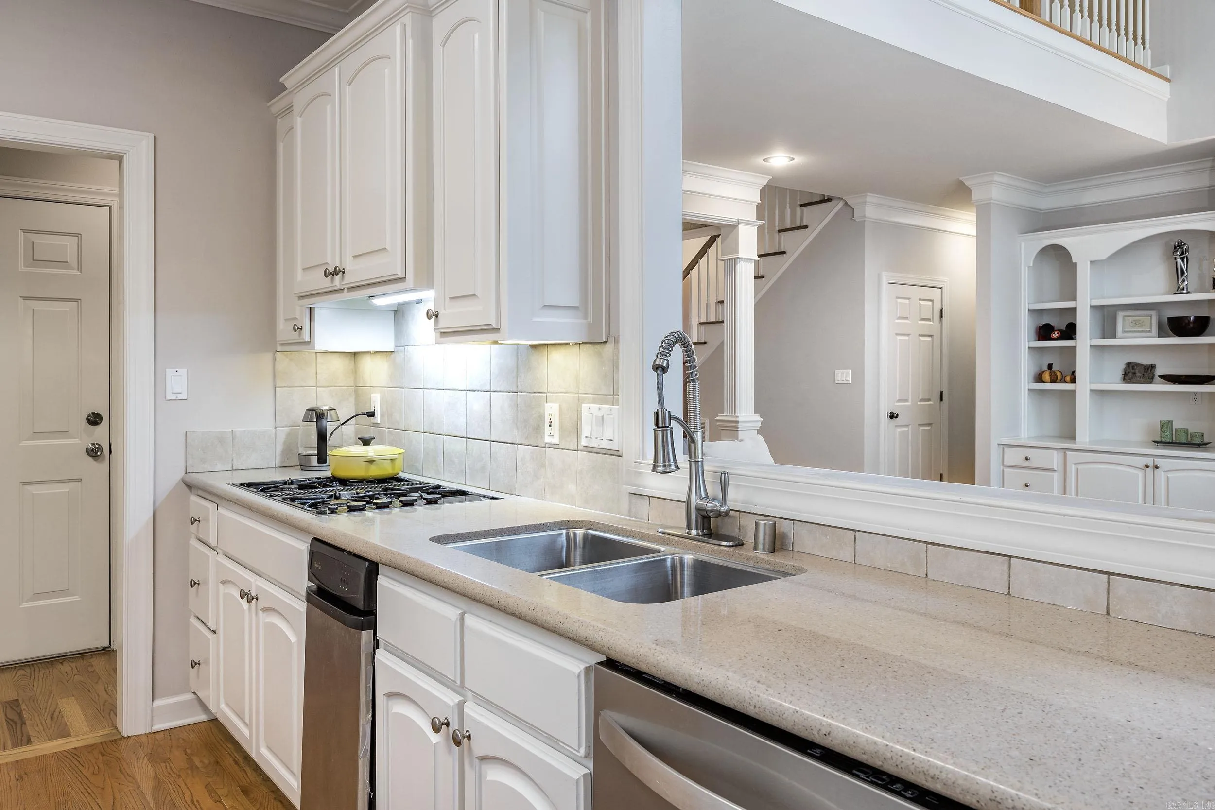 Property at 2106  Wellington woods - Image 10