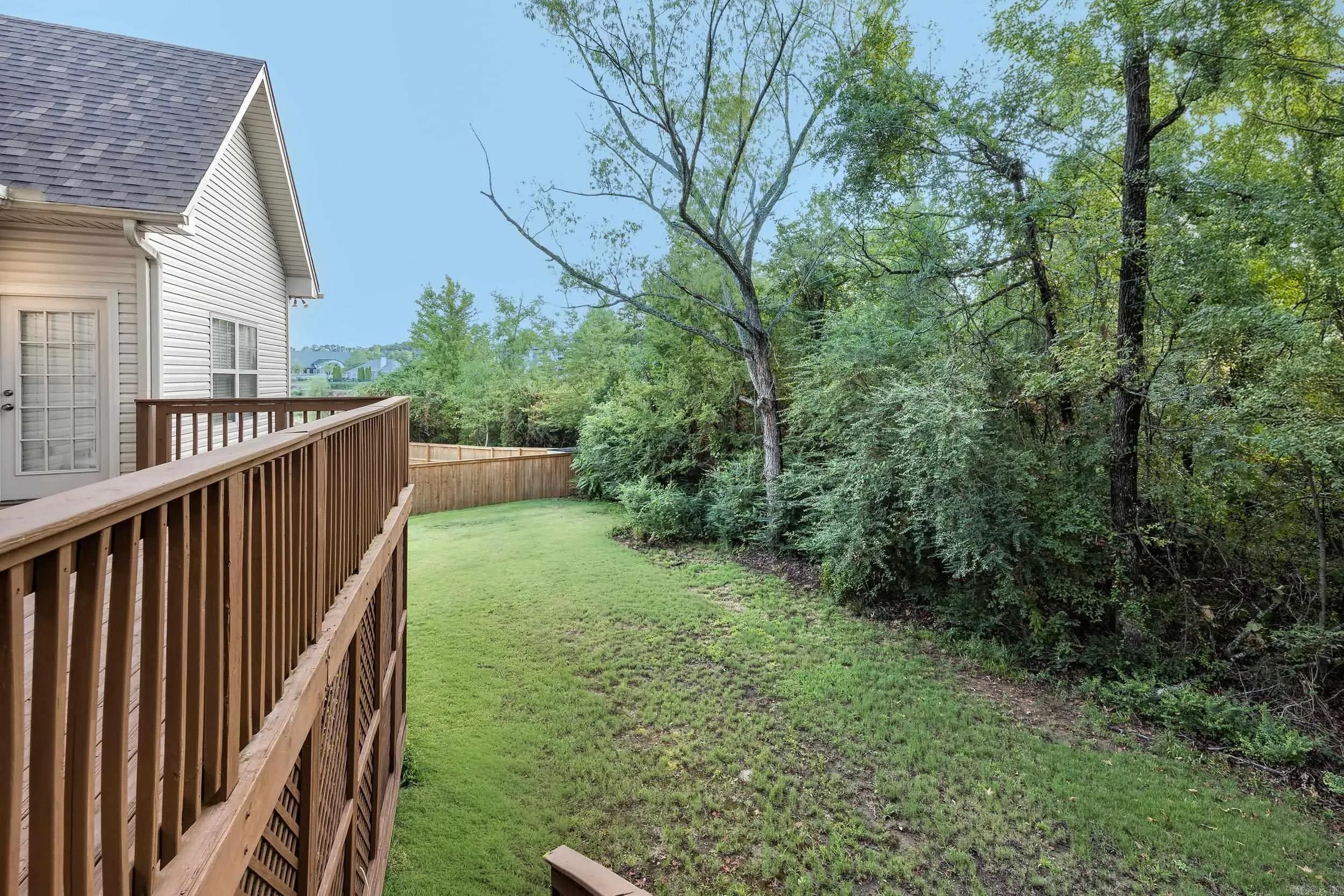 Property at 2106  Wellington woods - Image 37
