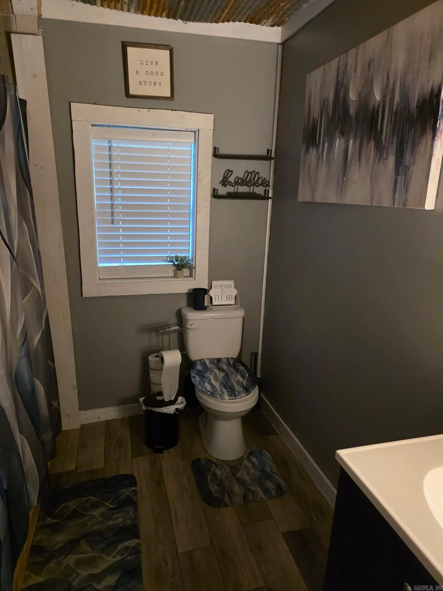 Property at 309  Arappaho - Image 6
