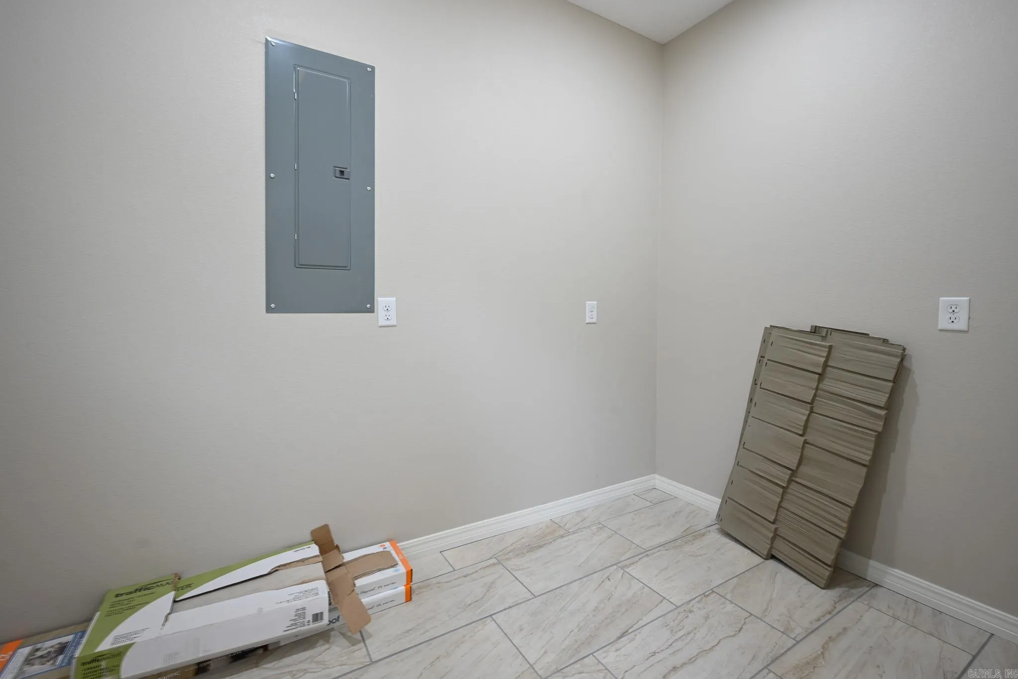 Property at 104  Red oak - Image 41