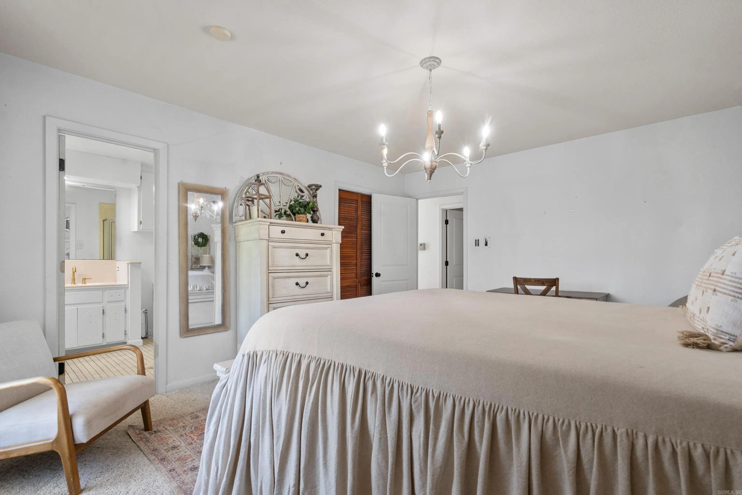 Property at 615  Ridgeview - Image 8