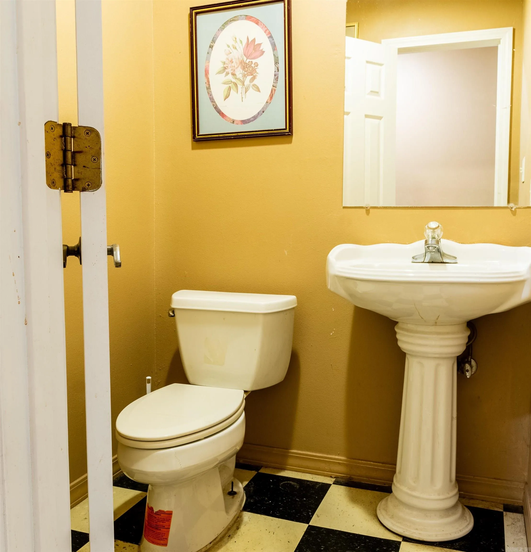 Property at 810 W Pleasure - Image 19