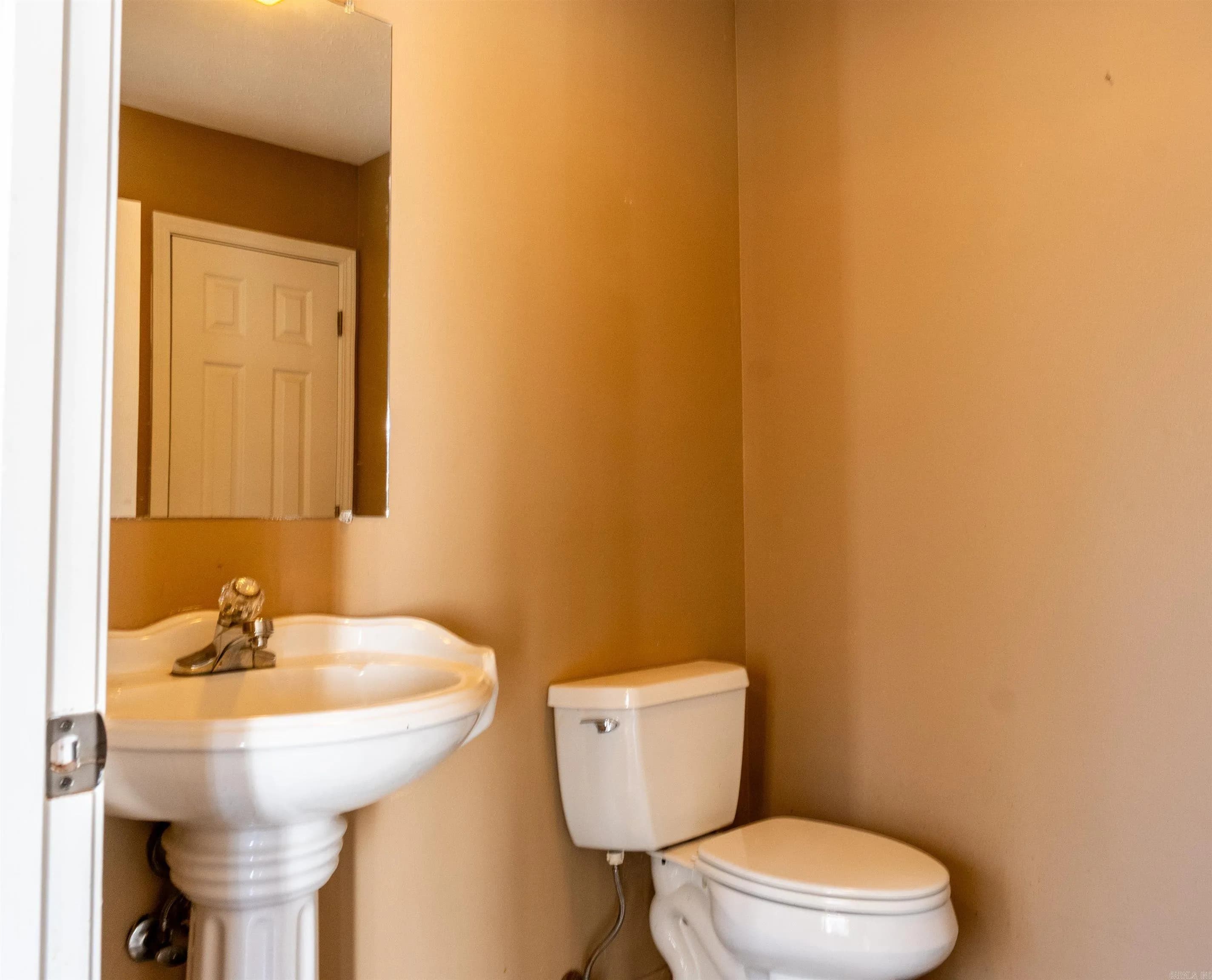 Property at 810 W Pleasure - Image 9