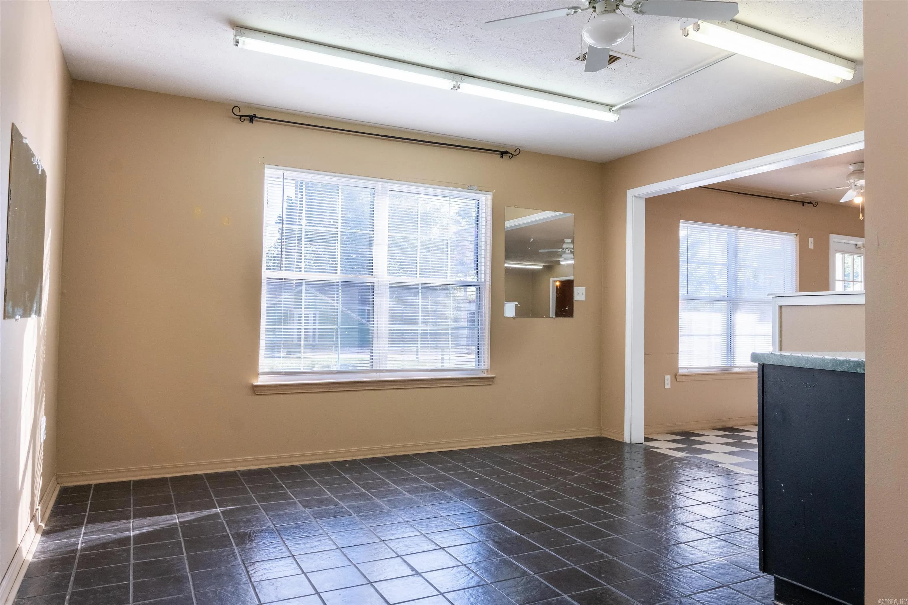 Property at 810 W Pleasure - Image 23