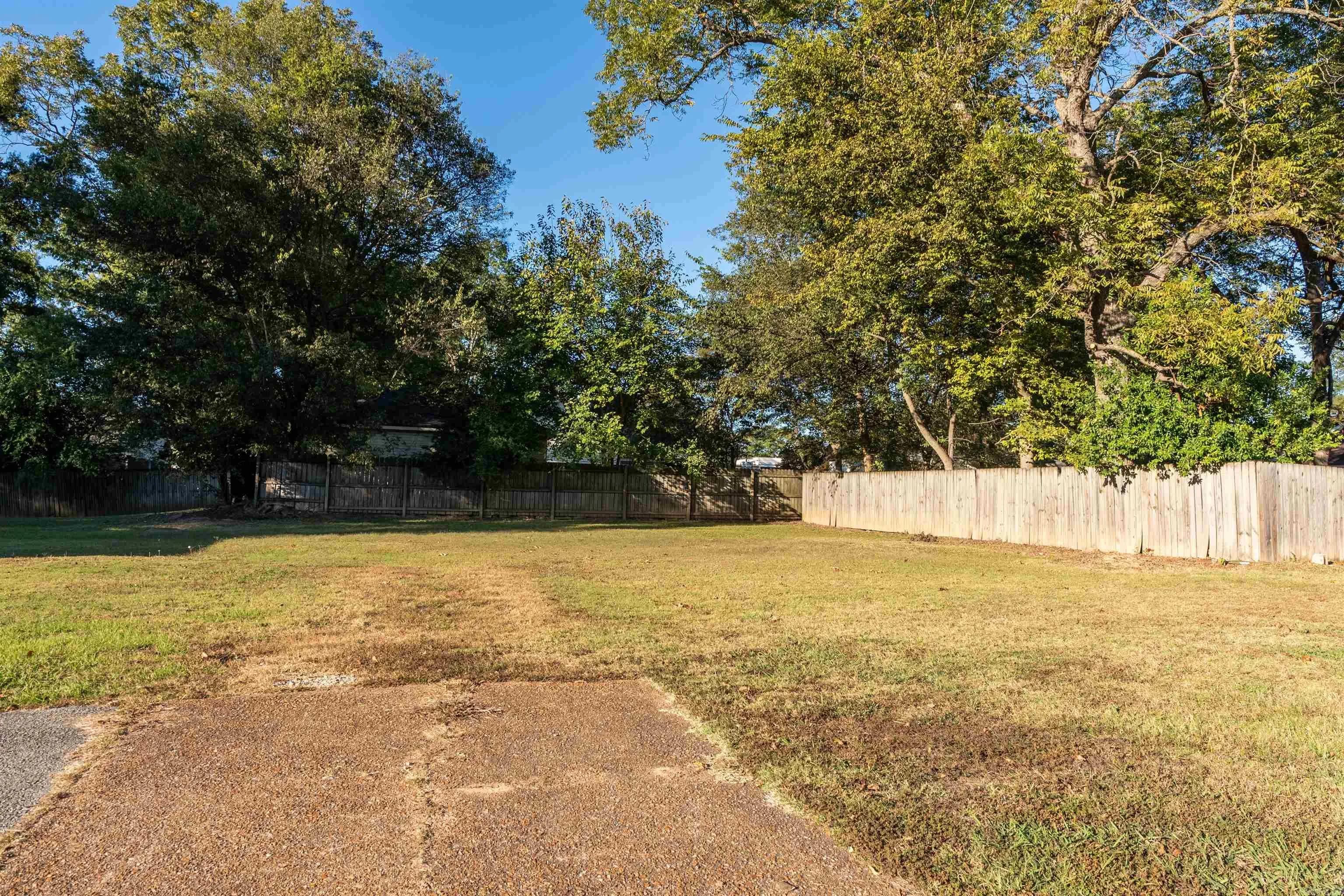Property at 810 W Pleasure - Image 24