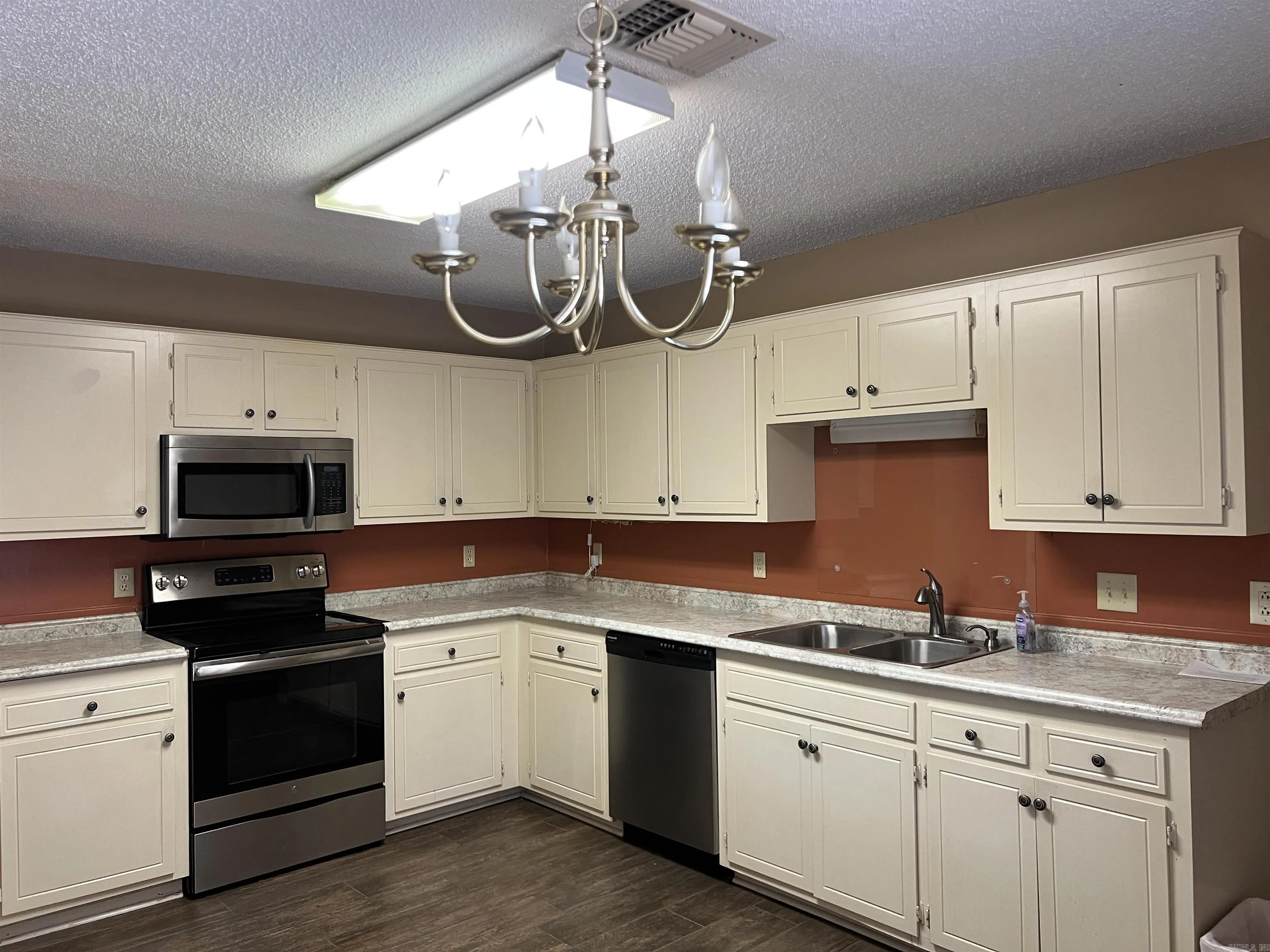 Property at 11  Summerset place - Image 4