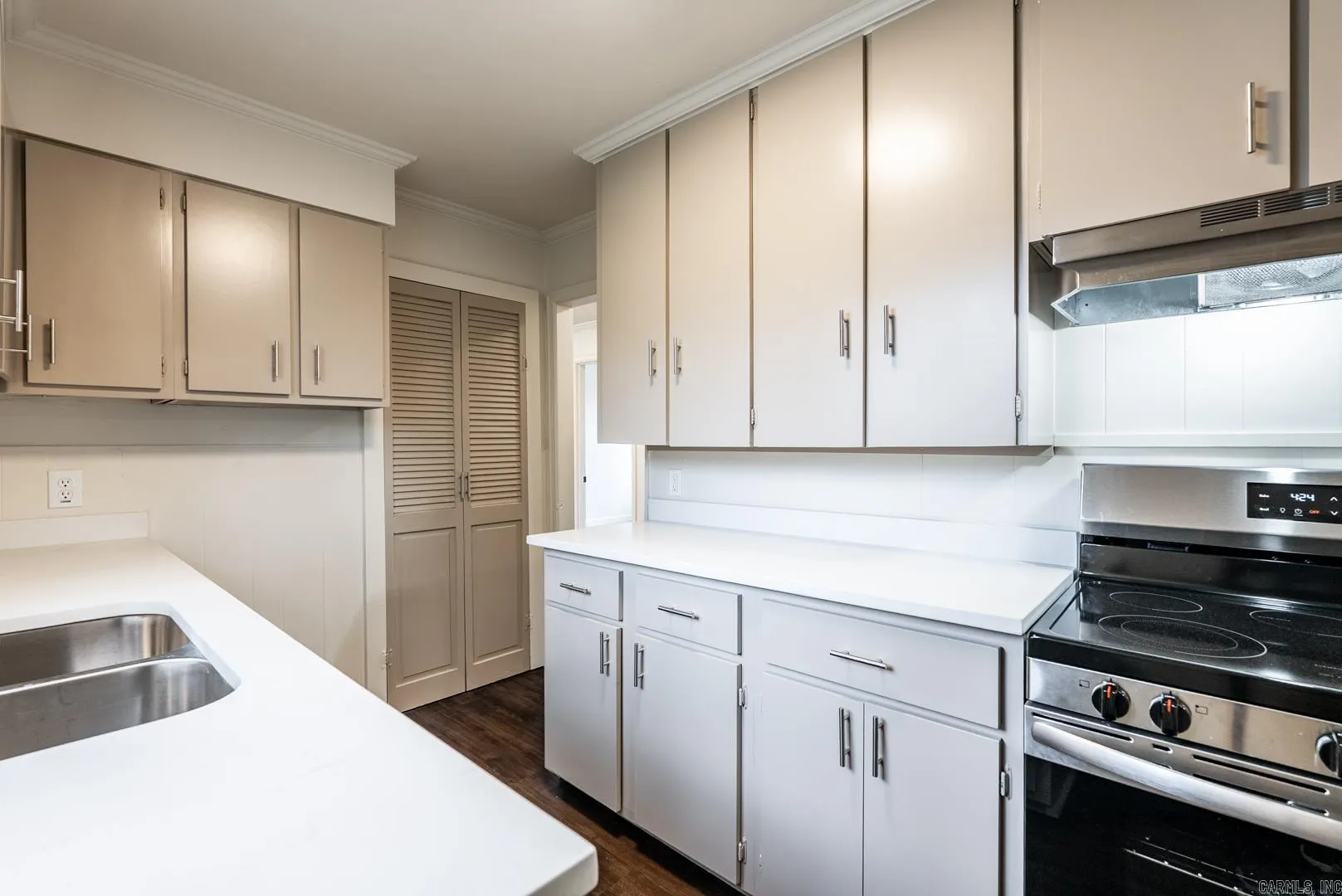 Property at 1908 S Pierce - Image 10
