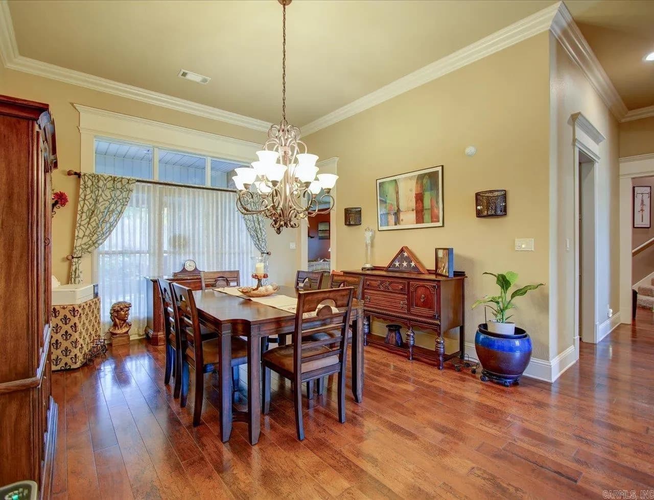 Property at 105  Saratoga - Image 9