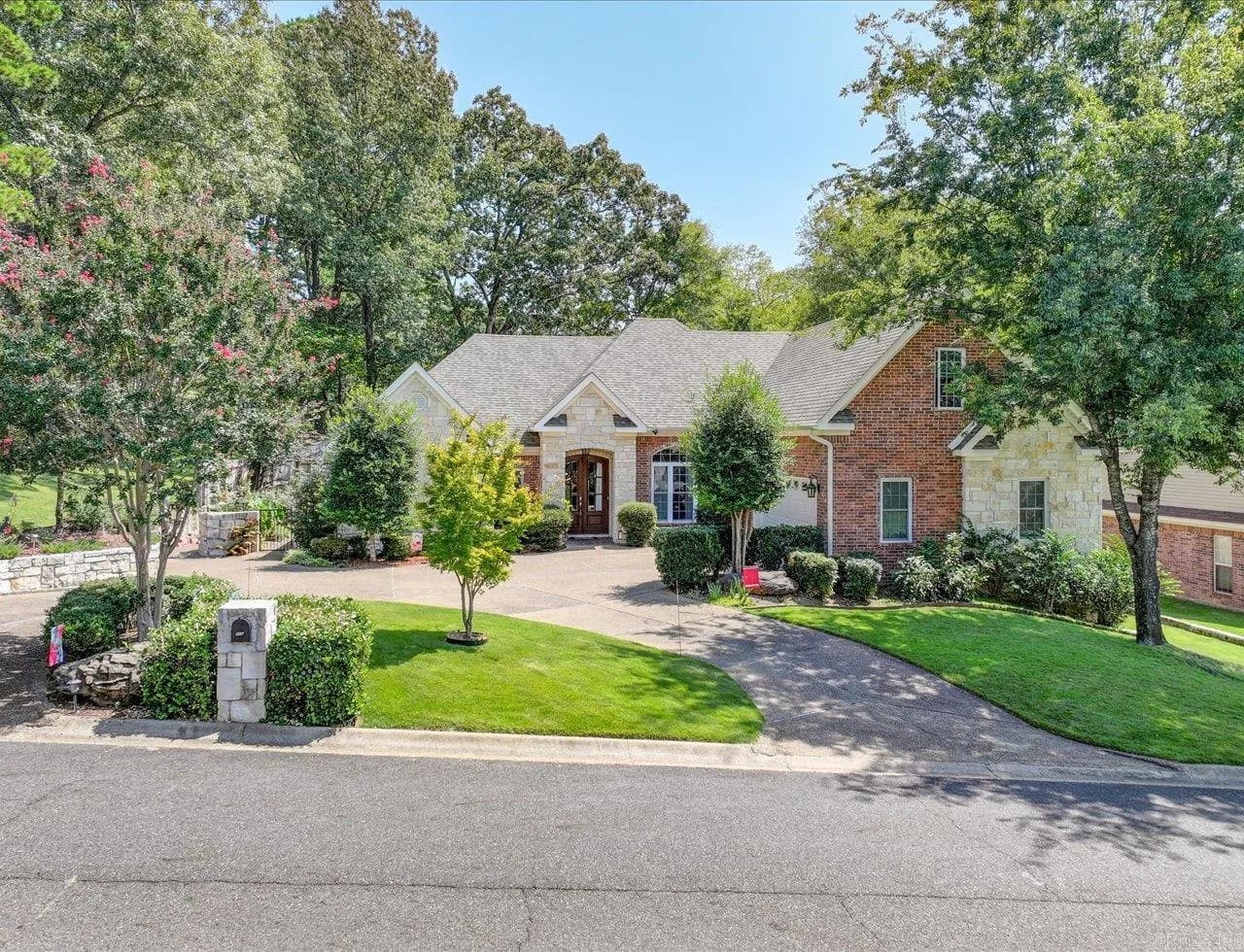 Property at 105  Saratoga - Image 3