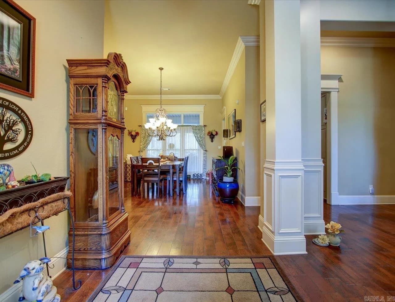 Property at 105  Saratoga - Image 8