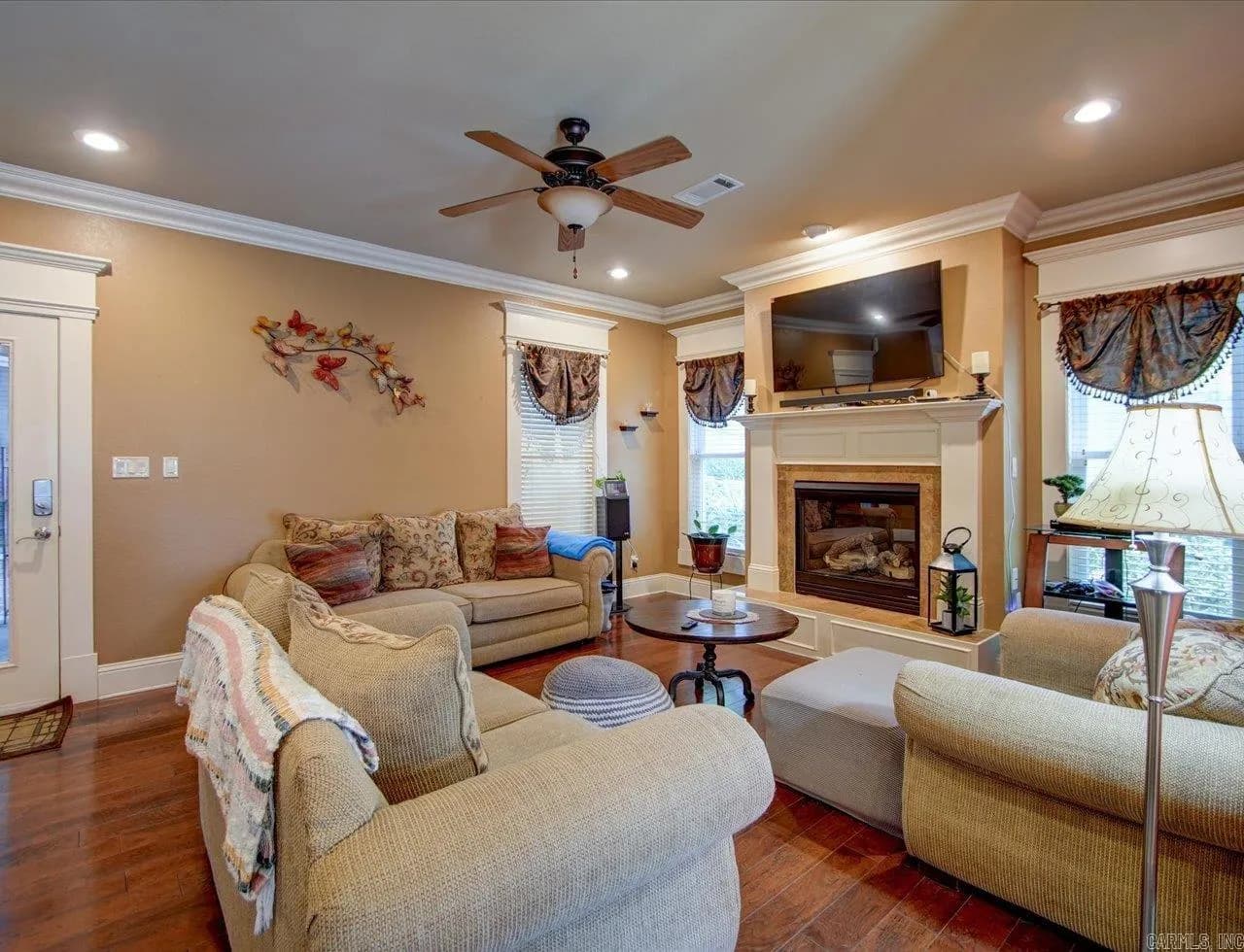 Property at 105  Saratoga - Image 13