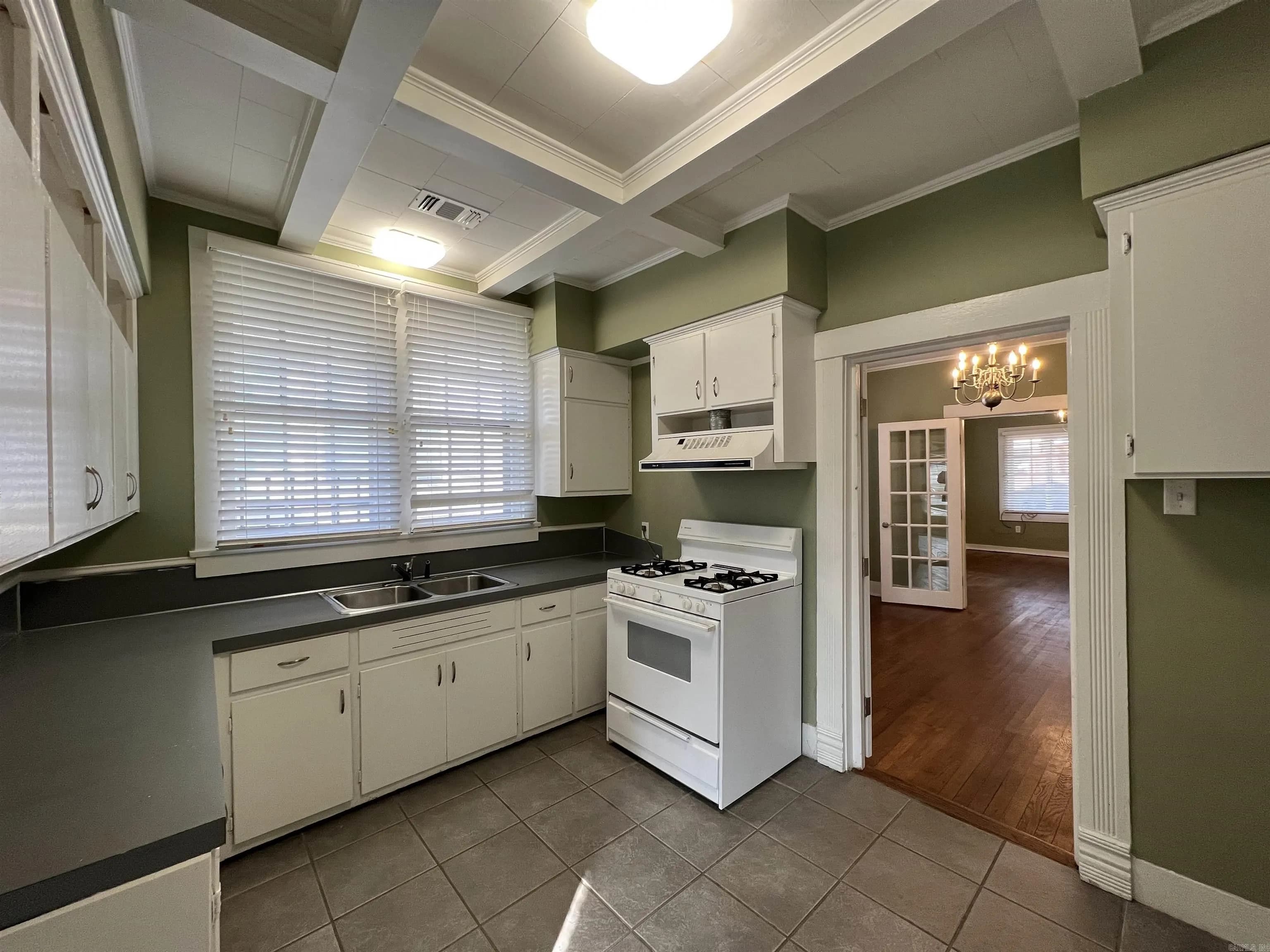 Property at 1511  Caldwell - Image 9