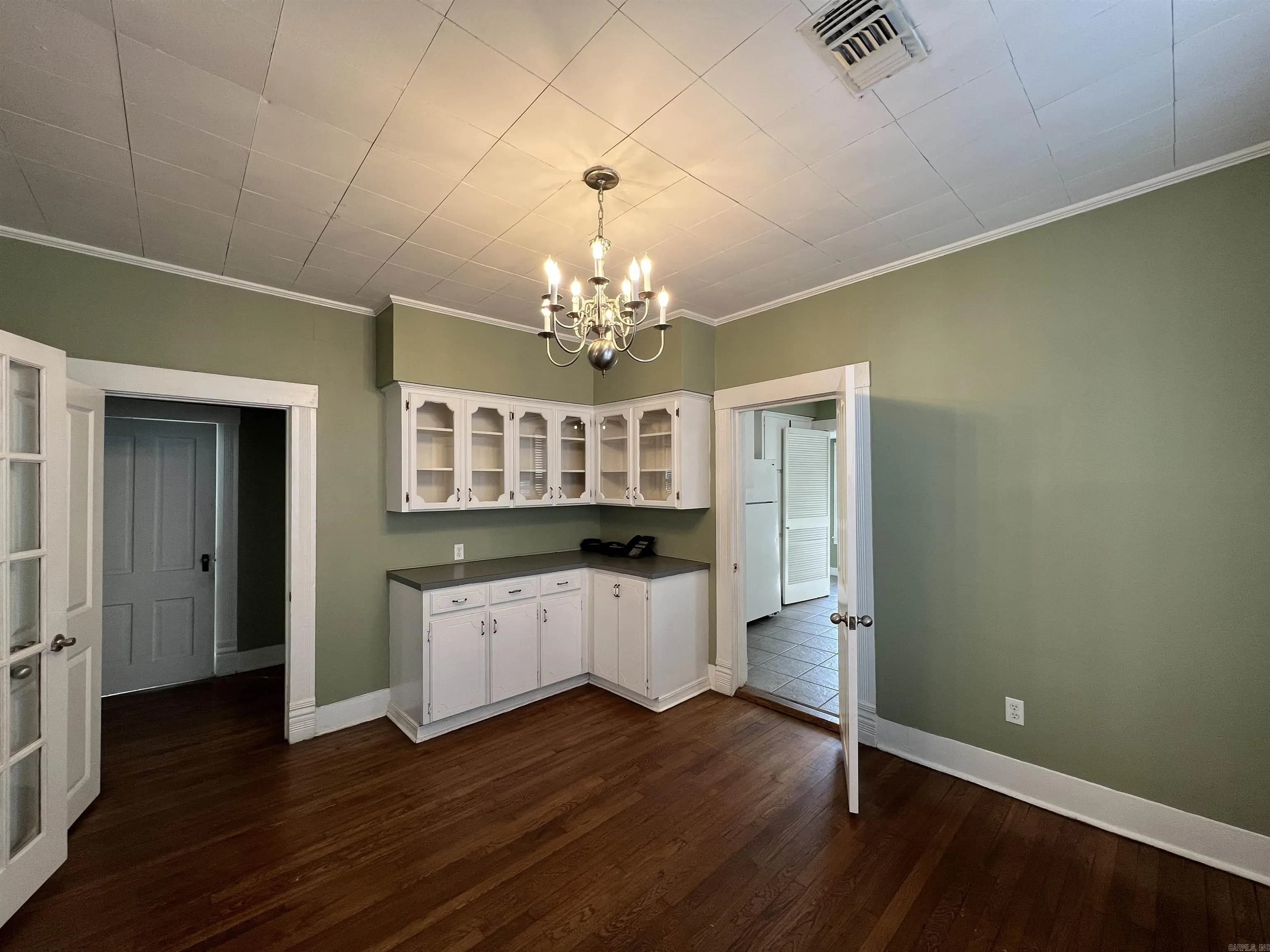 Property at 1511  Caldwell - Image 7