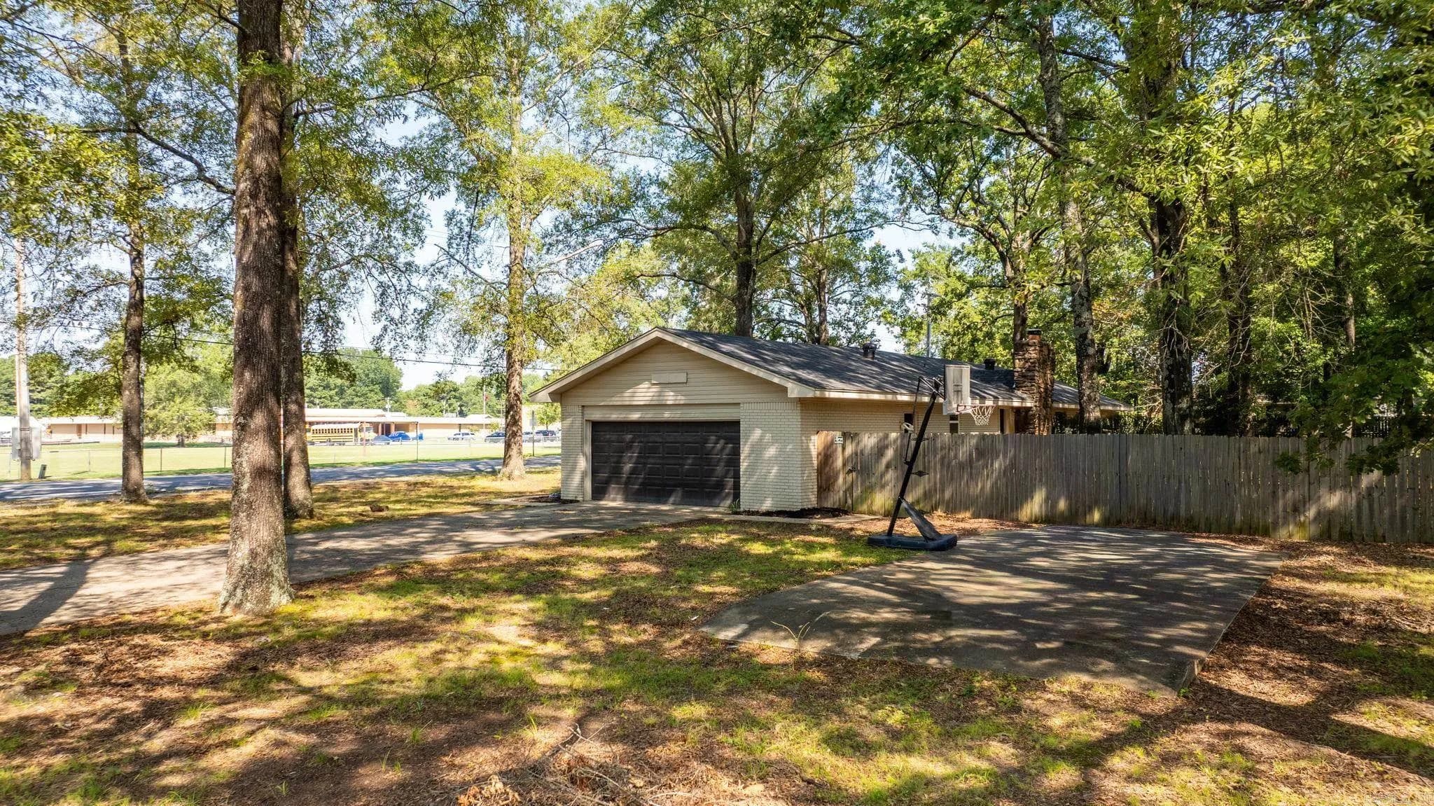 Property at 50  White oak - Image 37