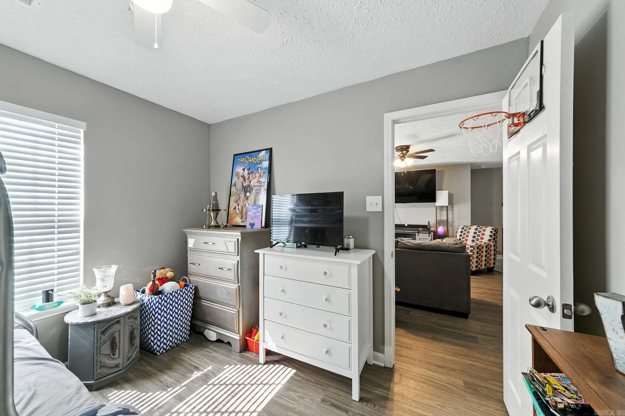 Property at 1605  Moon - Image 25