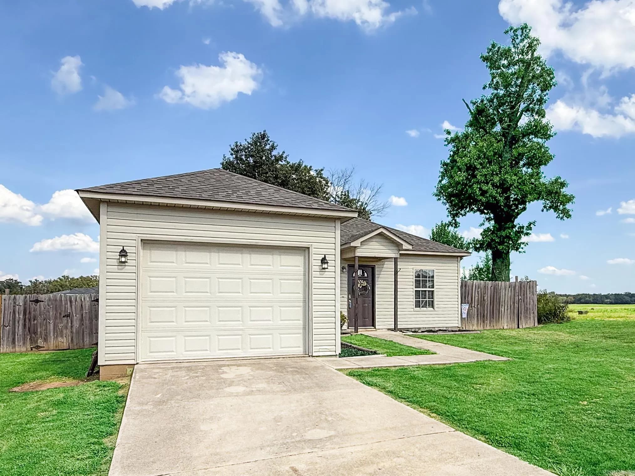 Property at 1605  Moon - Image 3