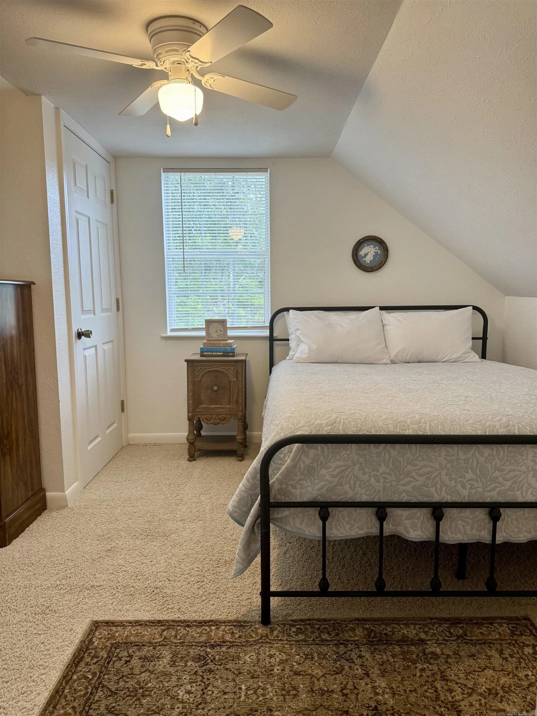Property at 100  Iris - Image 26