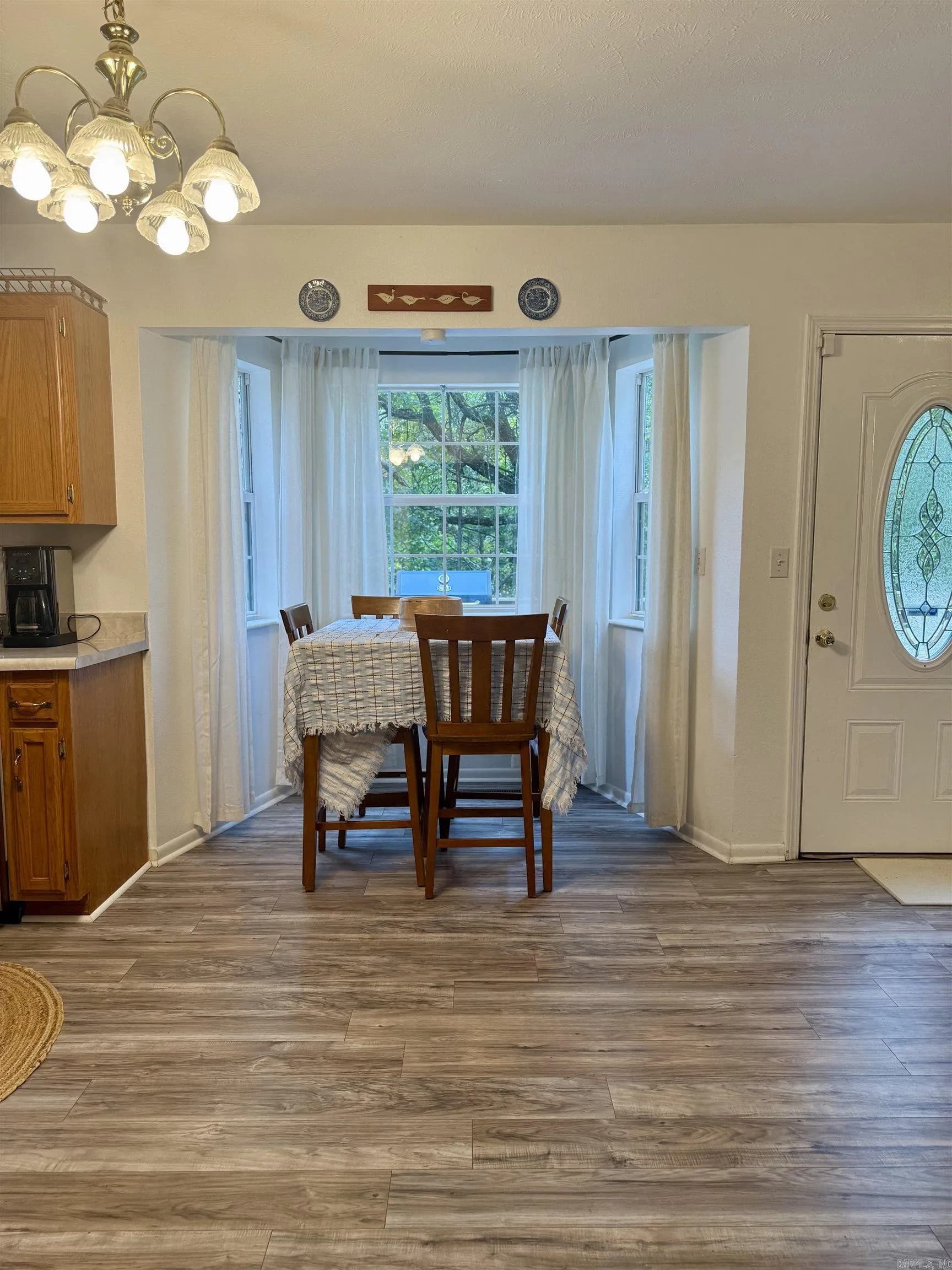 Property at 100  Iris - Image 12