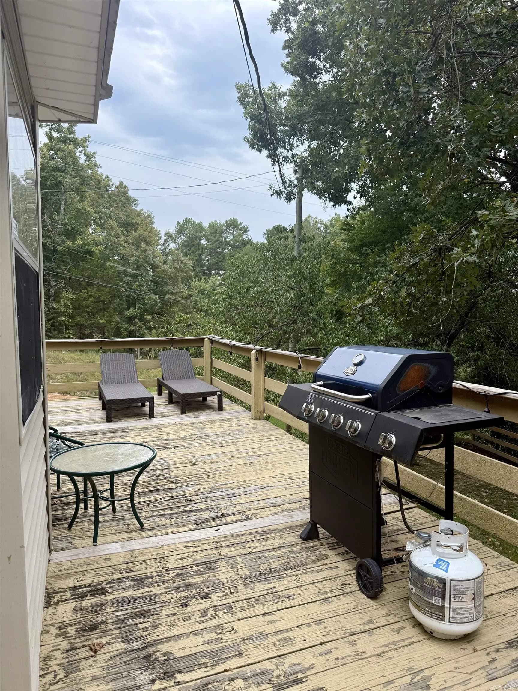Property at 100  Iris - Image 37