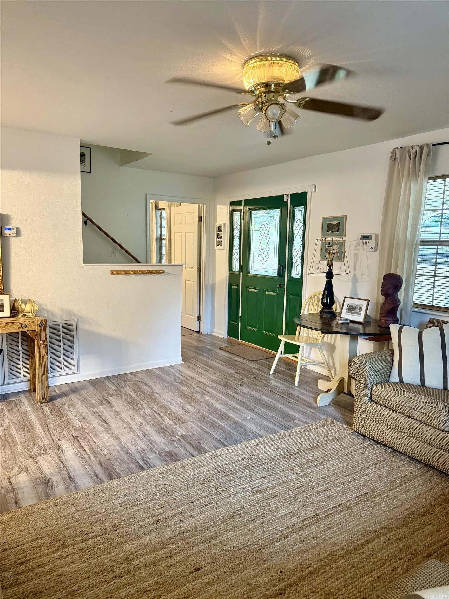 Property at 100  Iris - Image 3