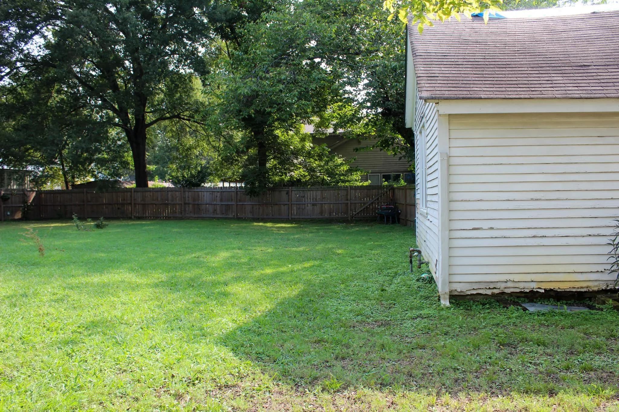 Property at 306 E Center - Image 37