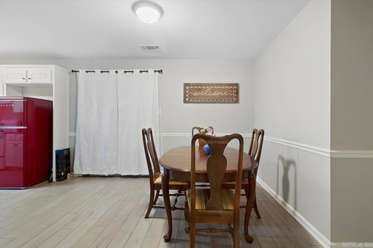 Property at 1513  Noah - Image 10