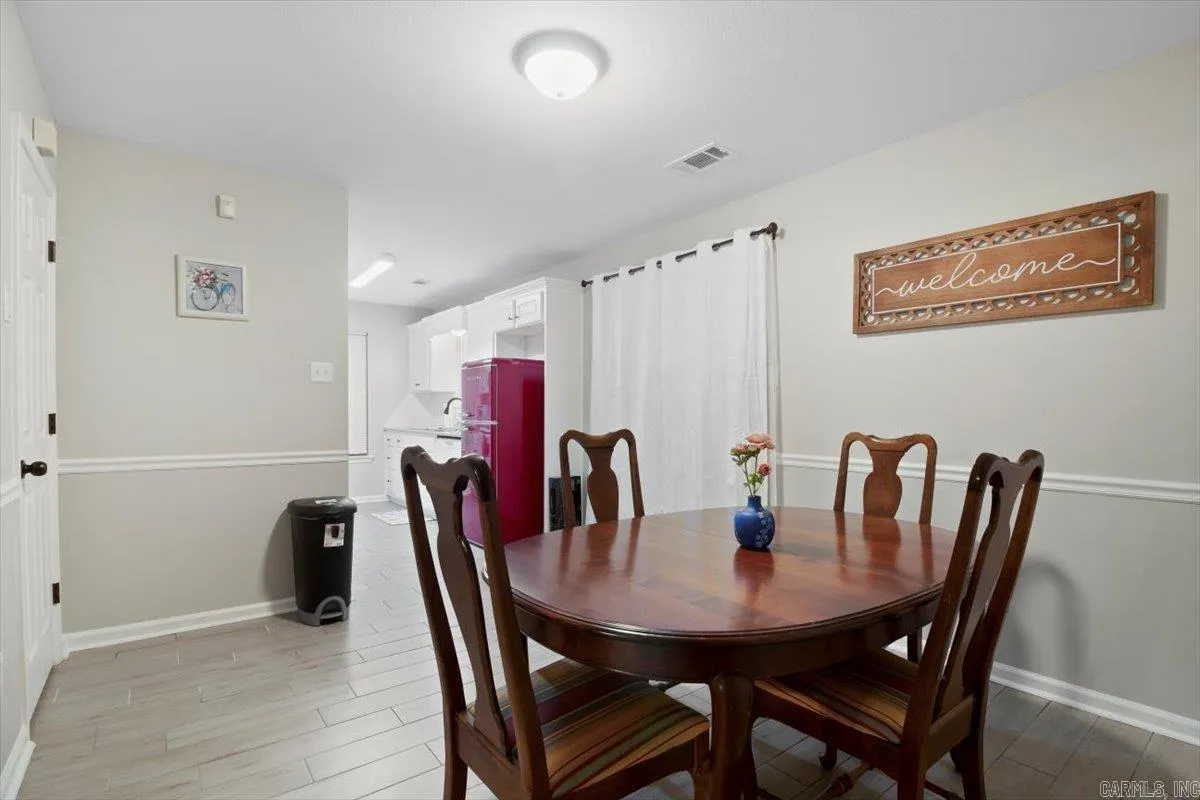 Property at 1513  Noah - Image 11