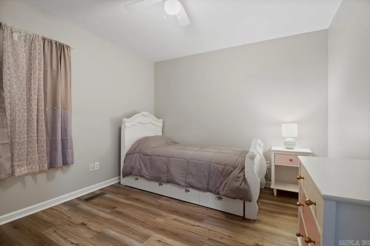 Property at 1513  Noah - Image 23