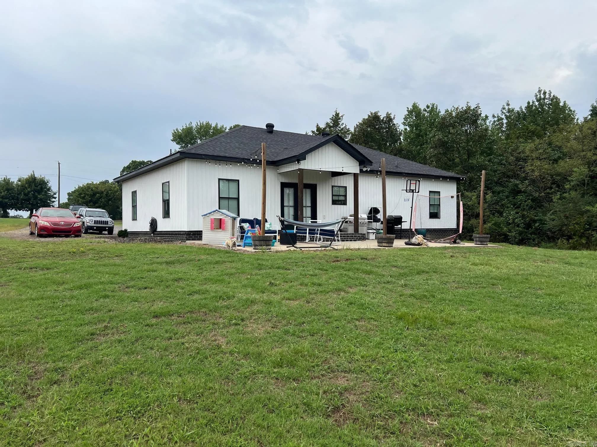 Property at 633  Hwy 25 n - Image 13
