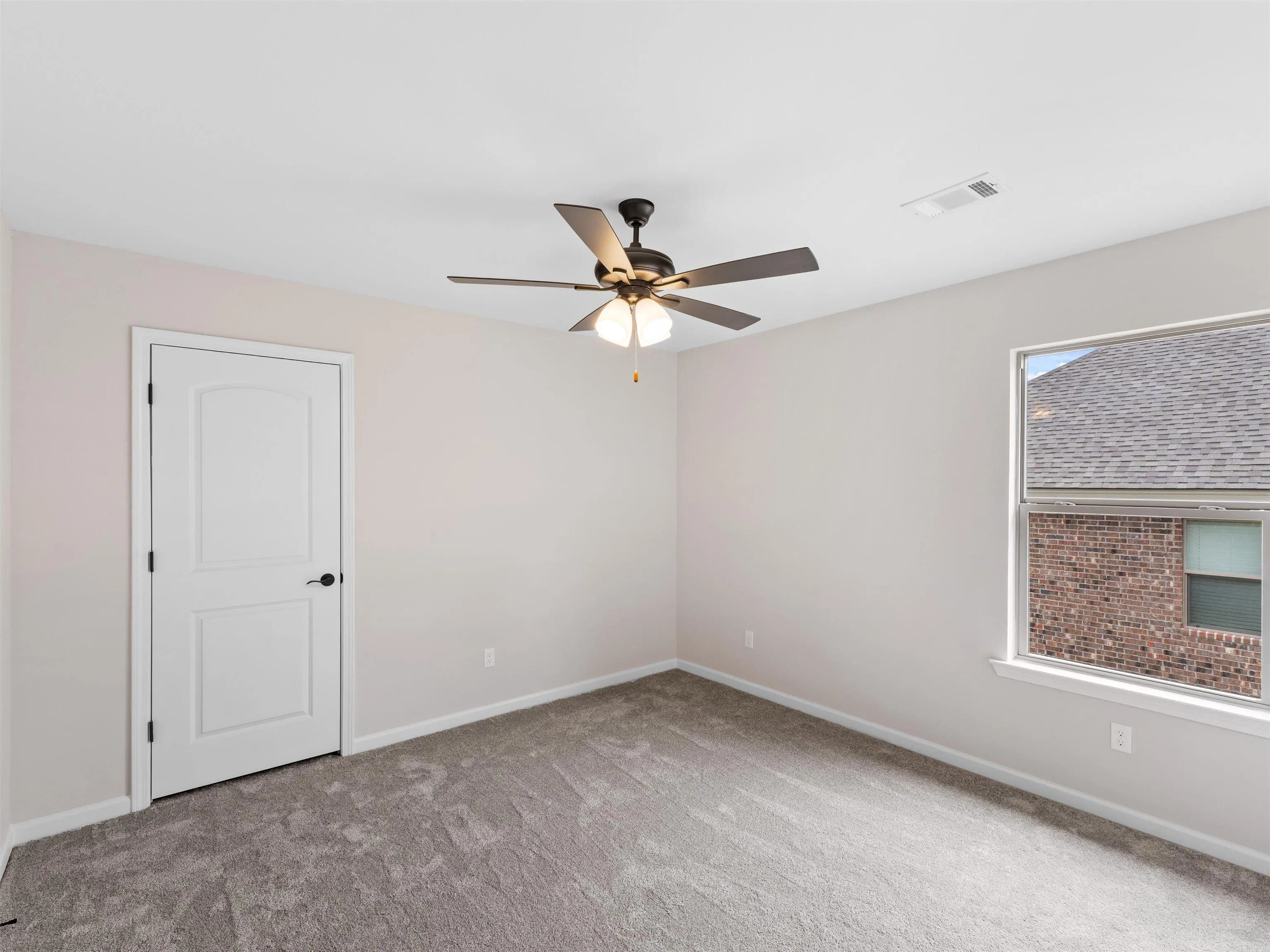 Property at 2712 E Maryland - Image 32