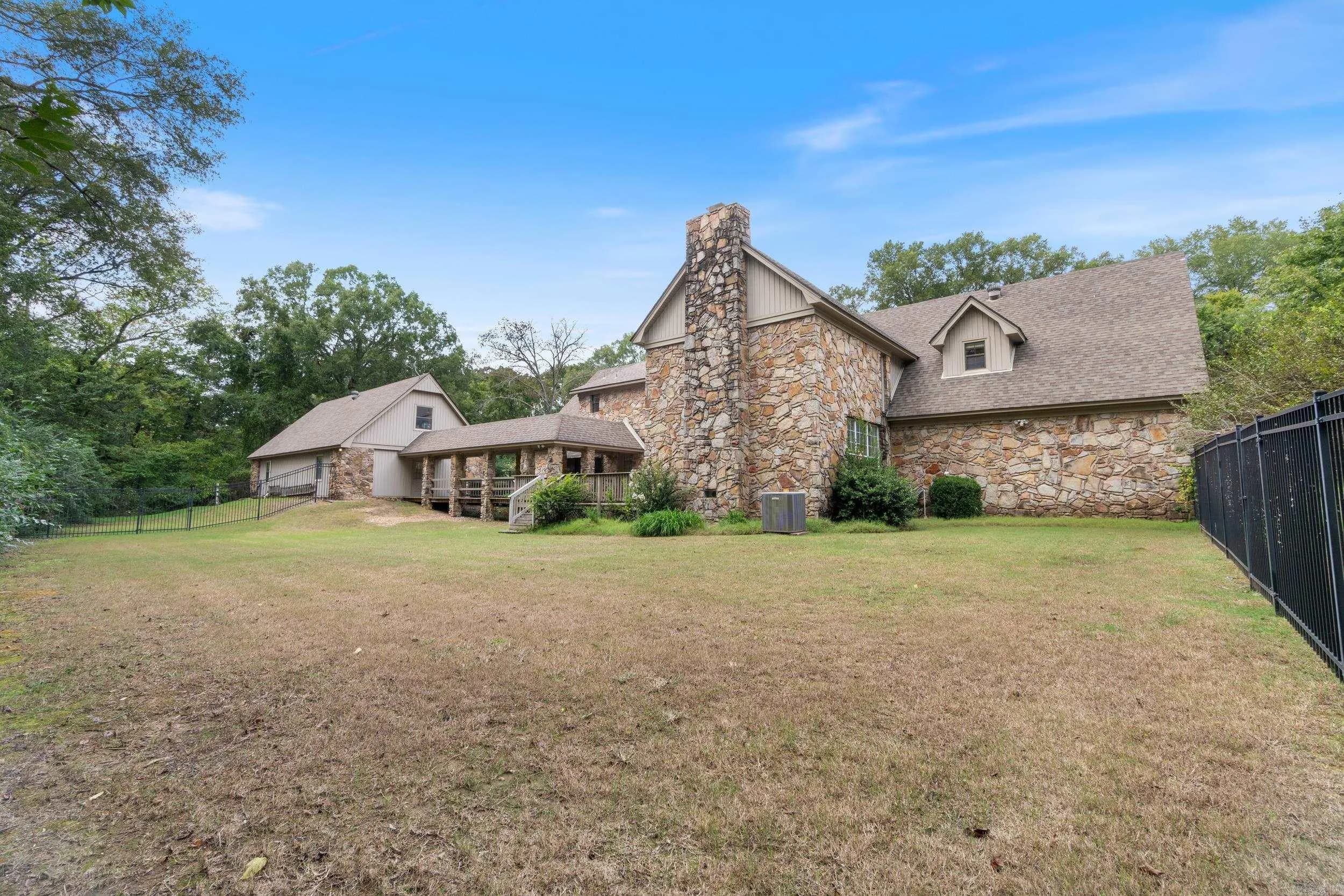 Property at 21  Riviera dr - Image 24
