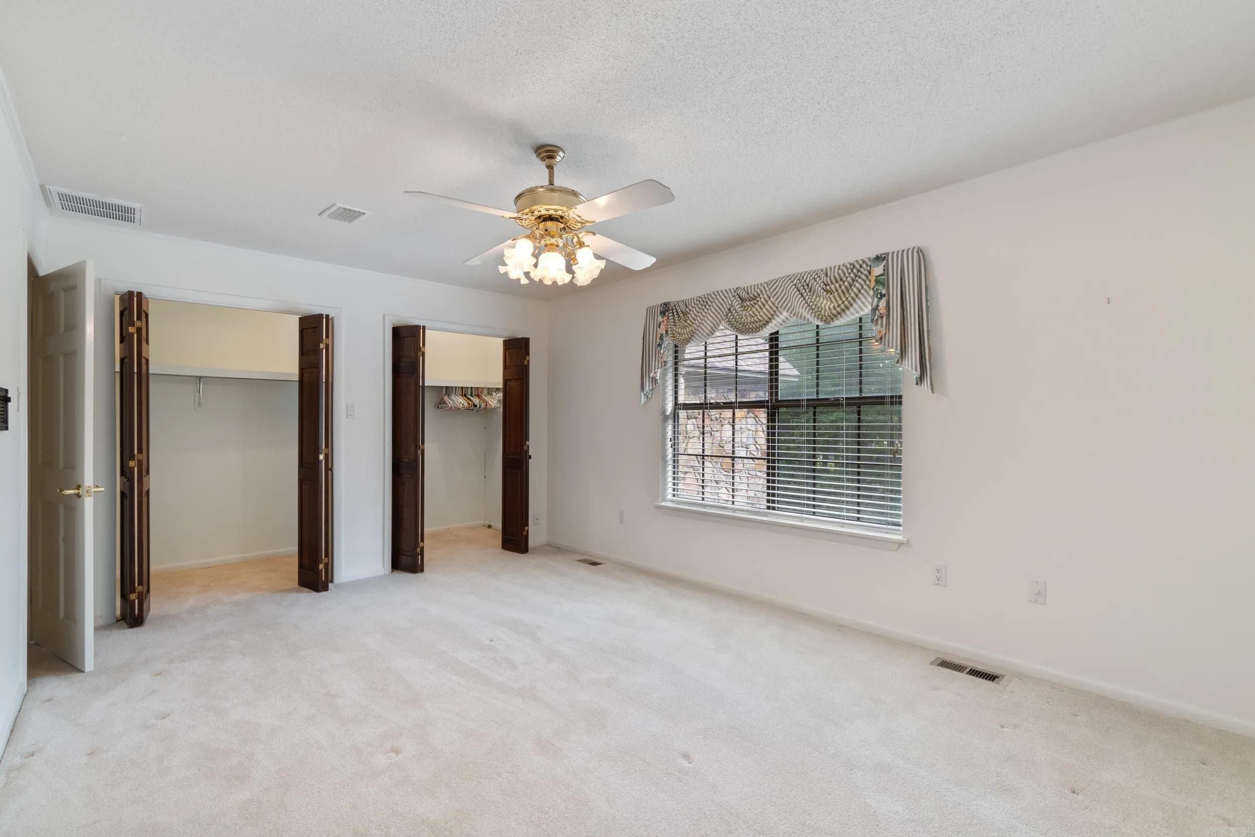 Property at 21  Riviera dr - Image 10