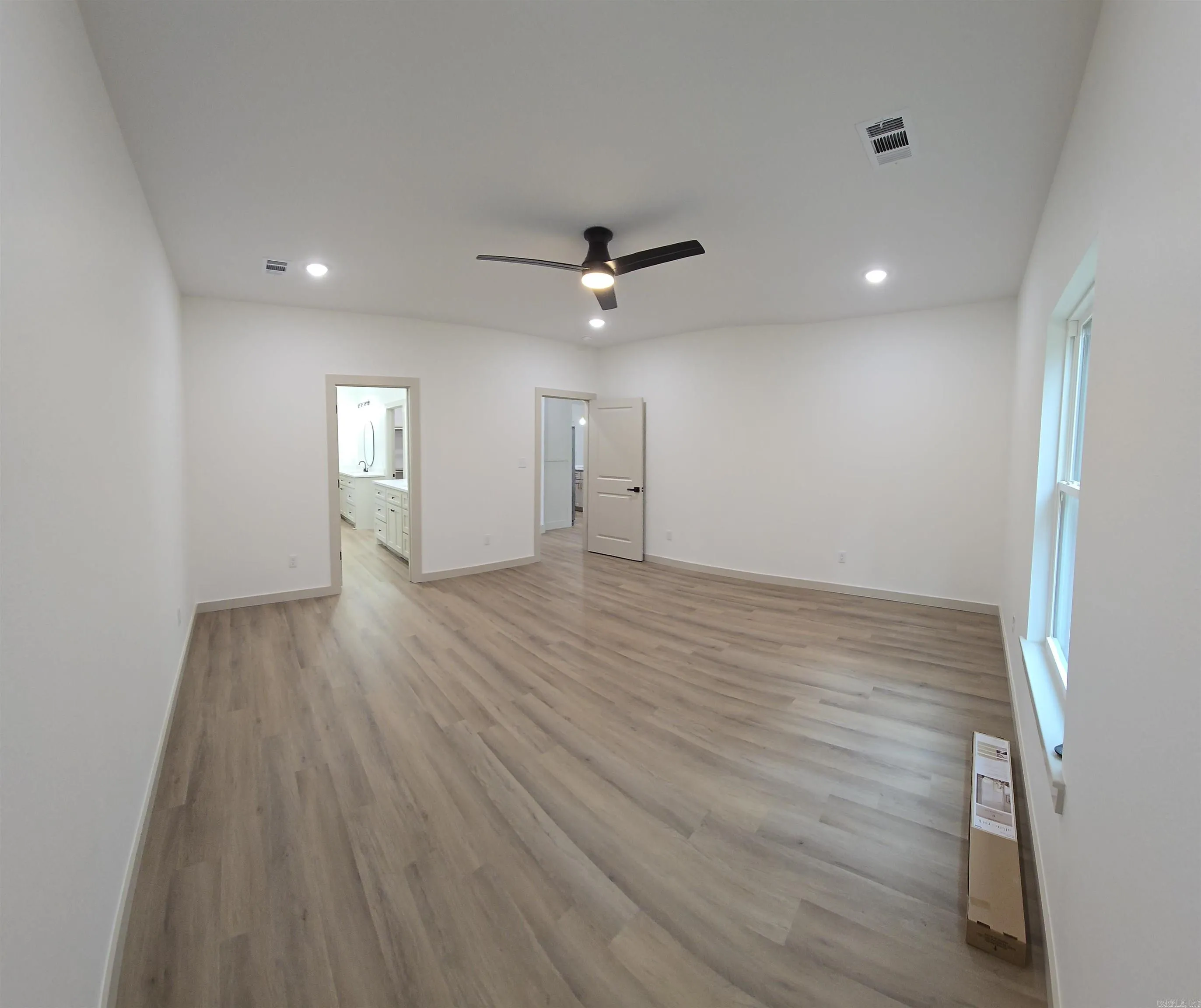 Property at 109  Diamondhead - Image 13
