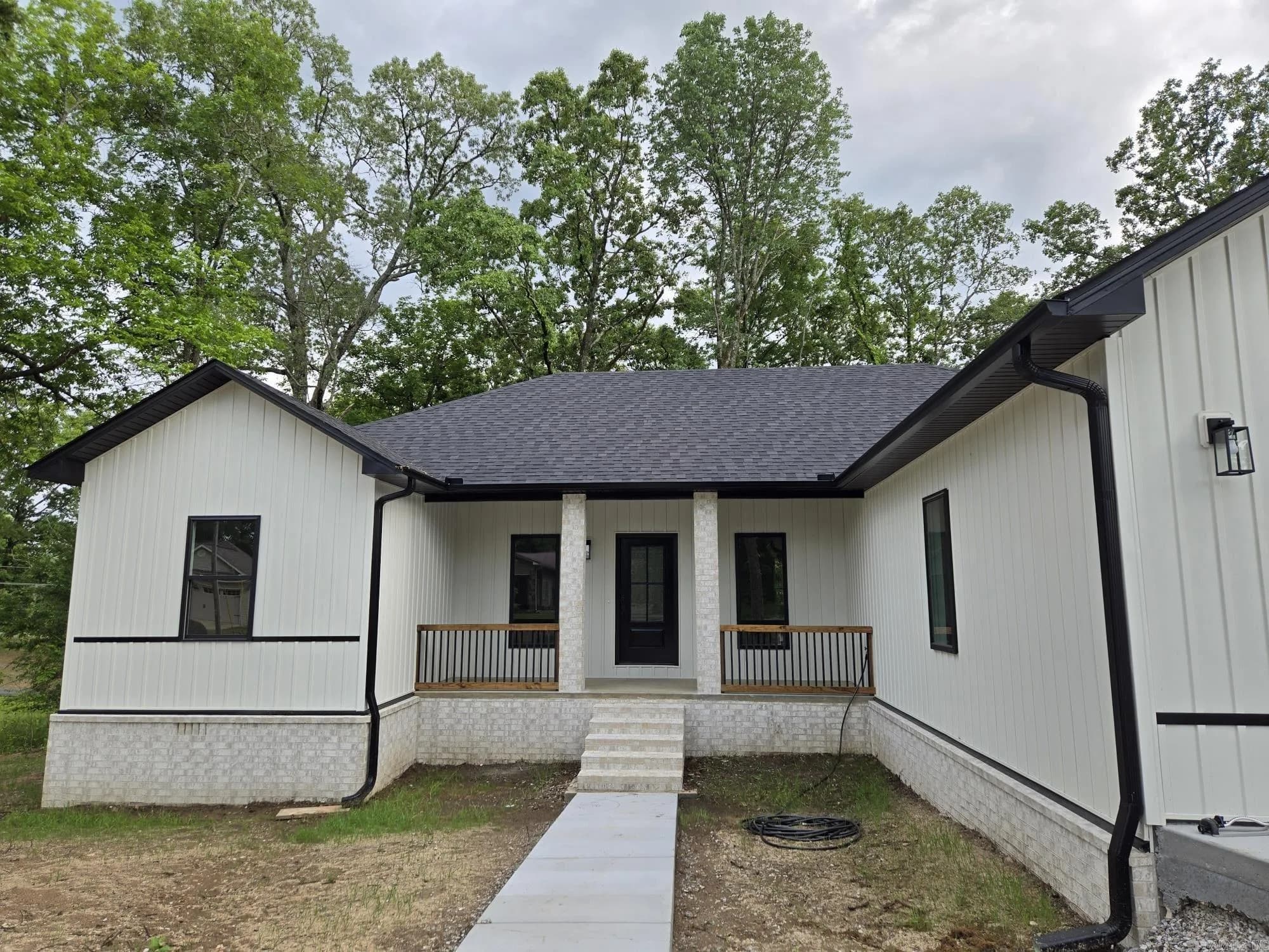 Property at 109  Diamondhead - Image 27