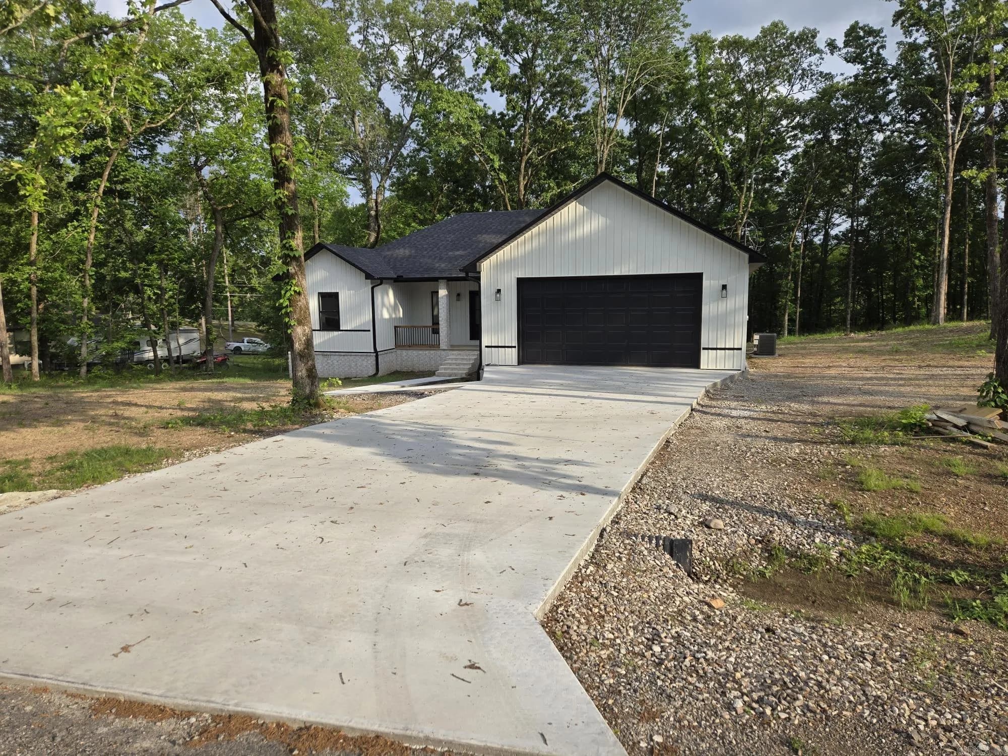 Property at 109  Diamondhead - Image 29