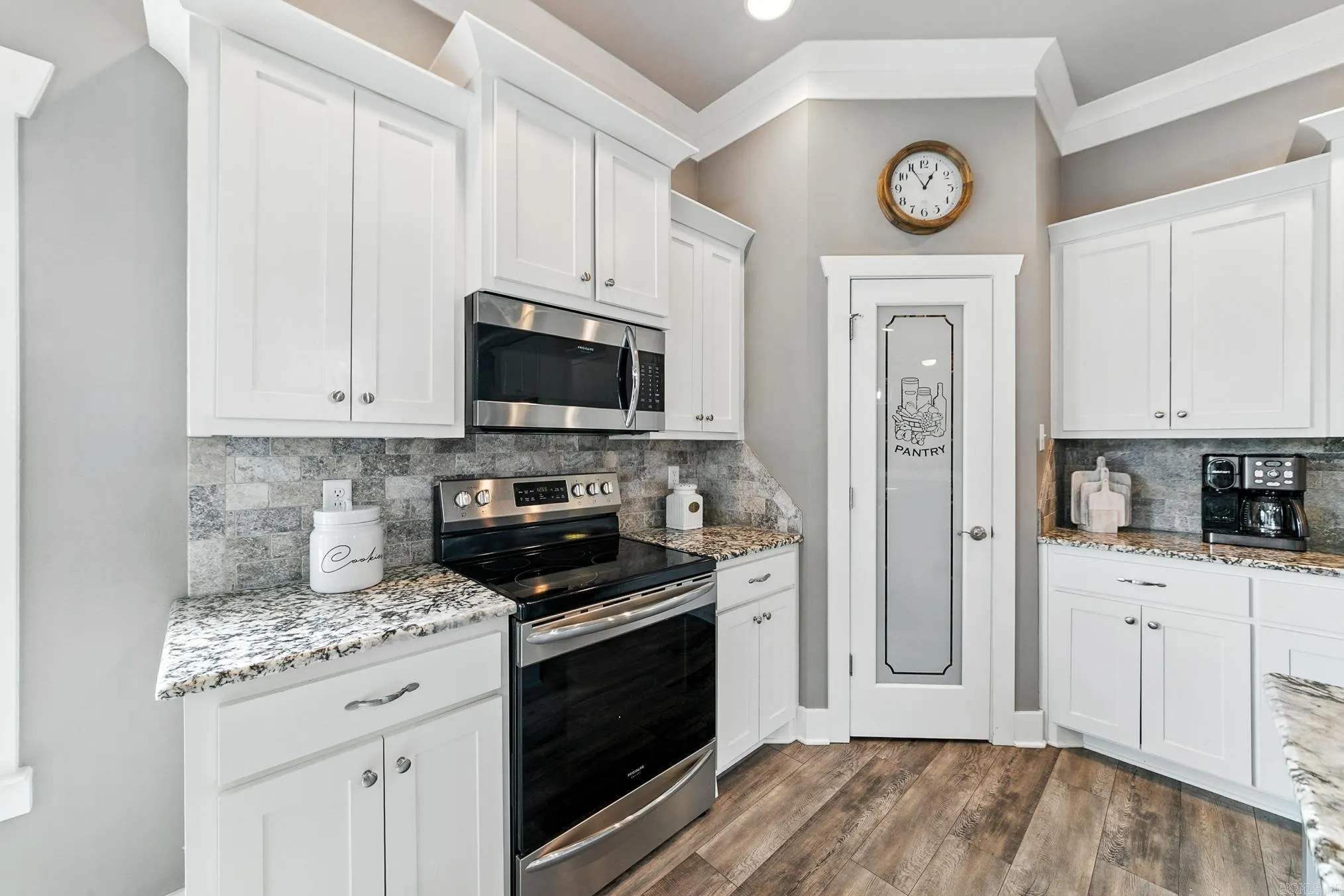Property at 2358  Lakeshore - Image 20