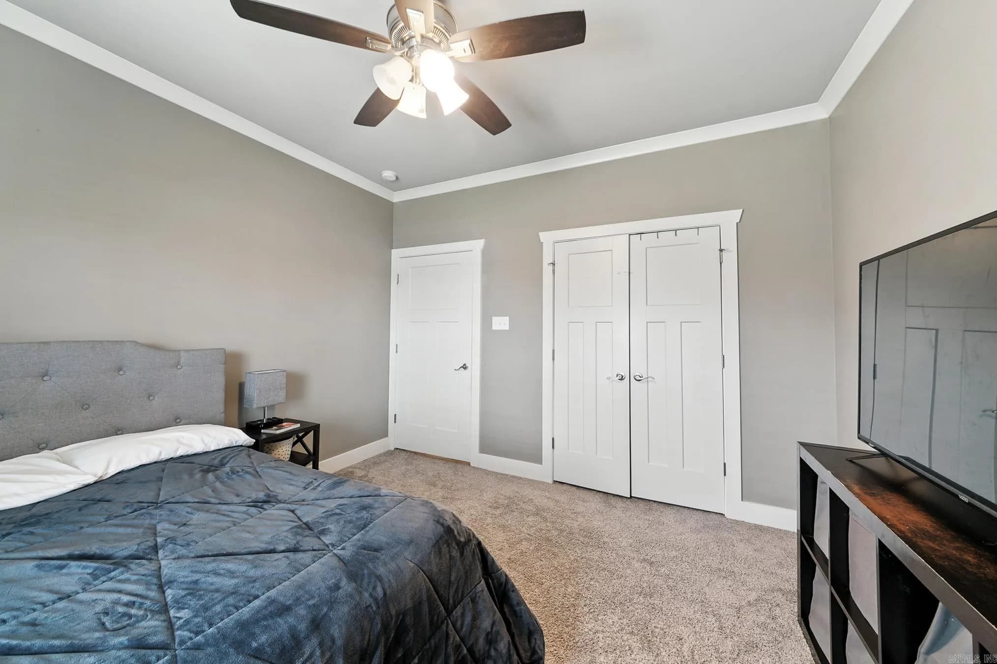 Property at 2358  Lakeshore - Image 37