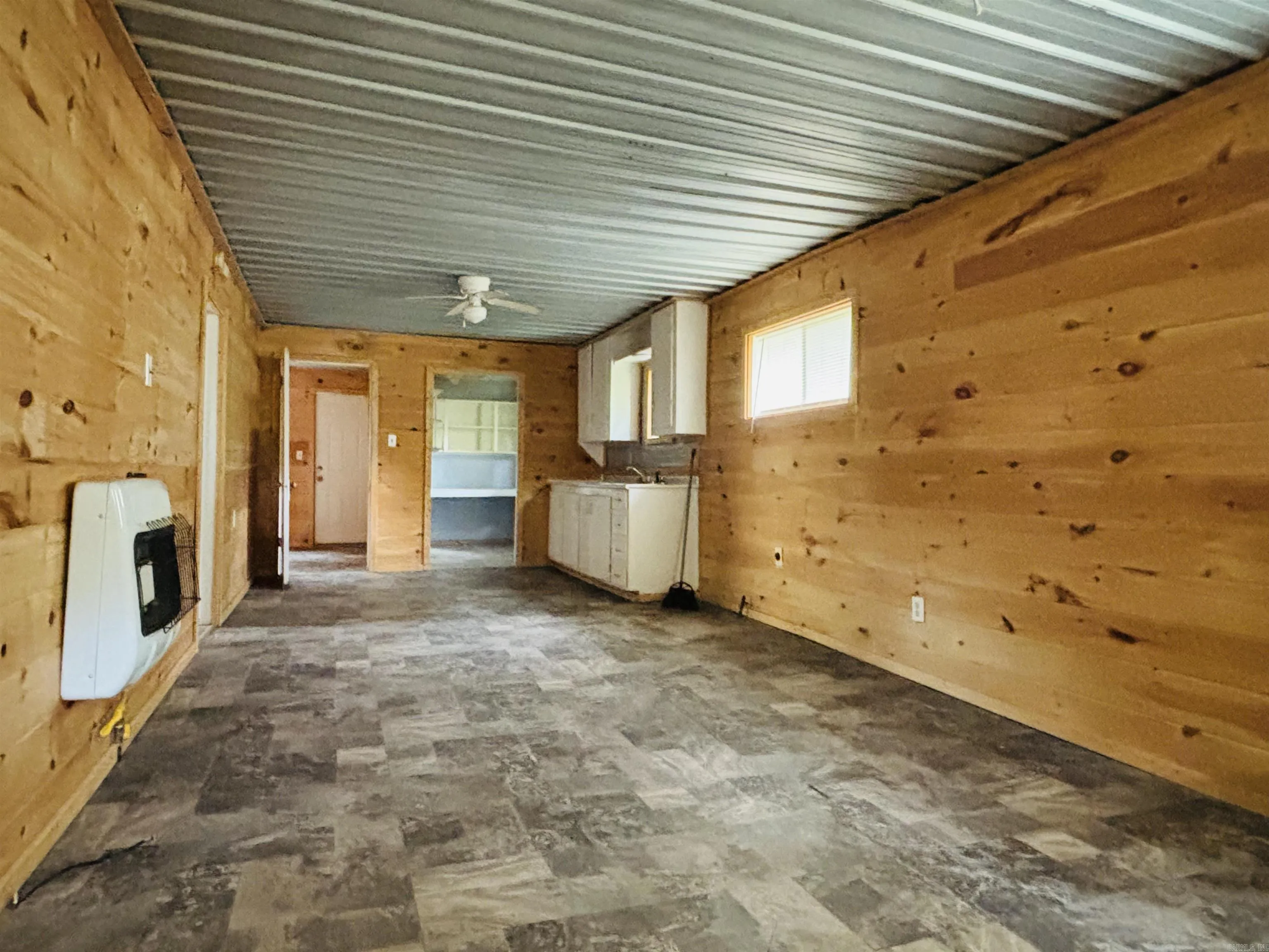 Property at 1409 E Moore - Image 9