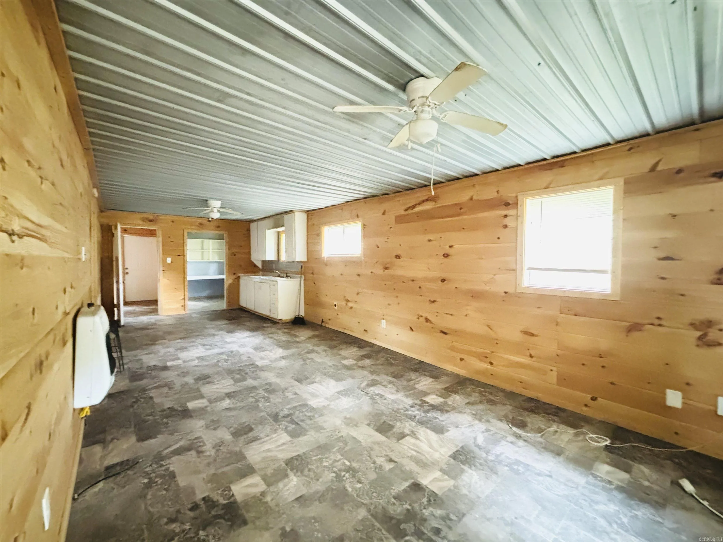 Property at 1409 E Moore - Image 11