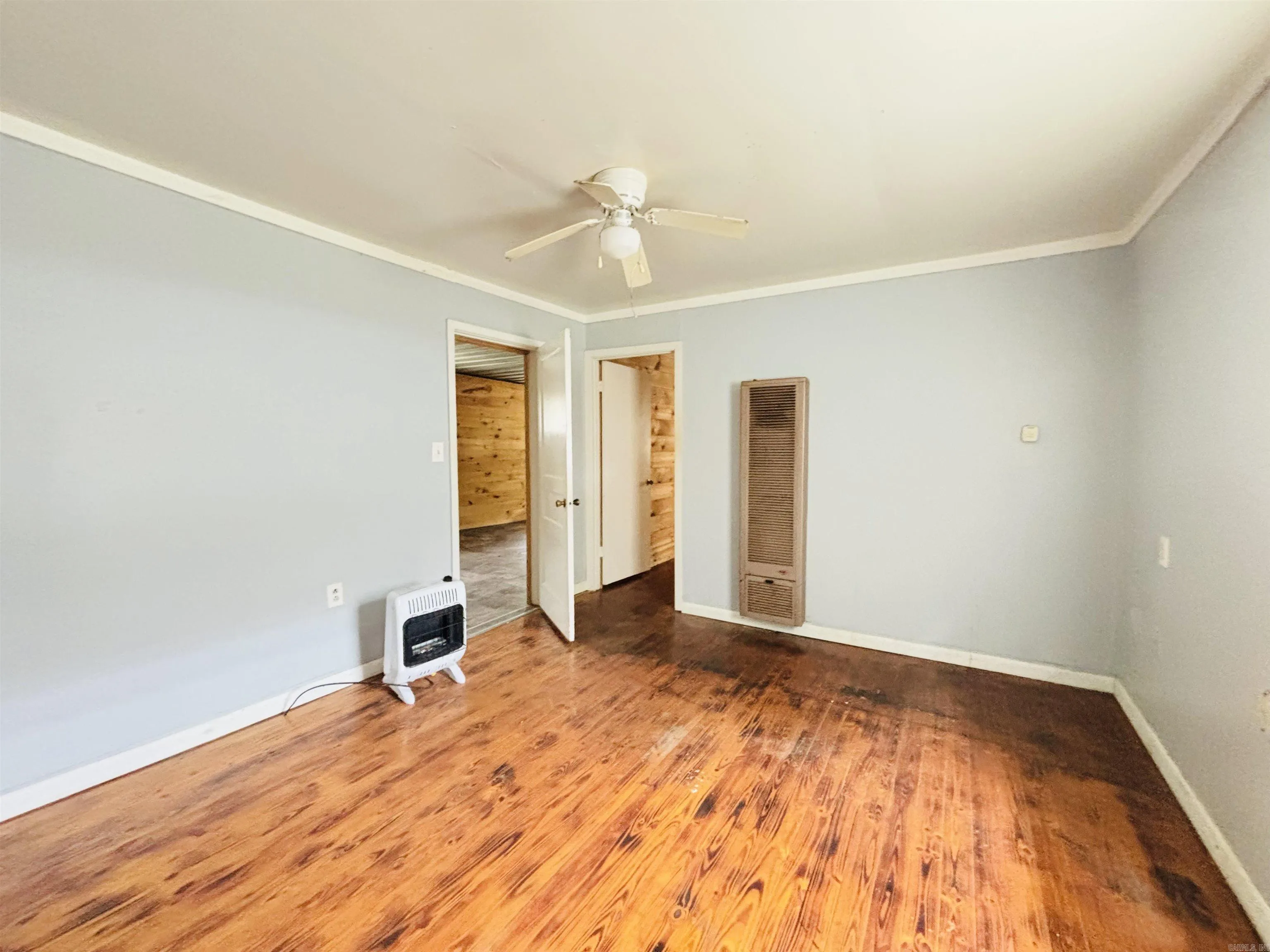 Property at 1409 E Moore - Image 16