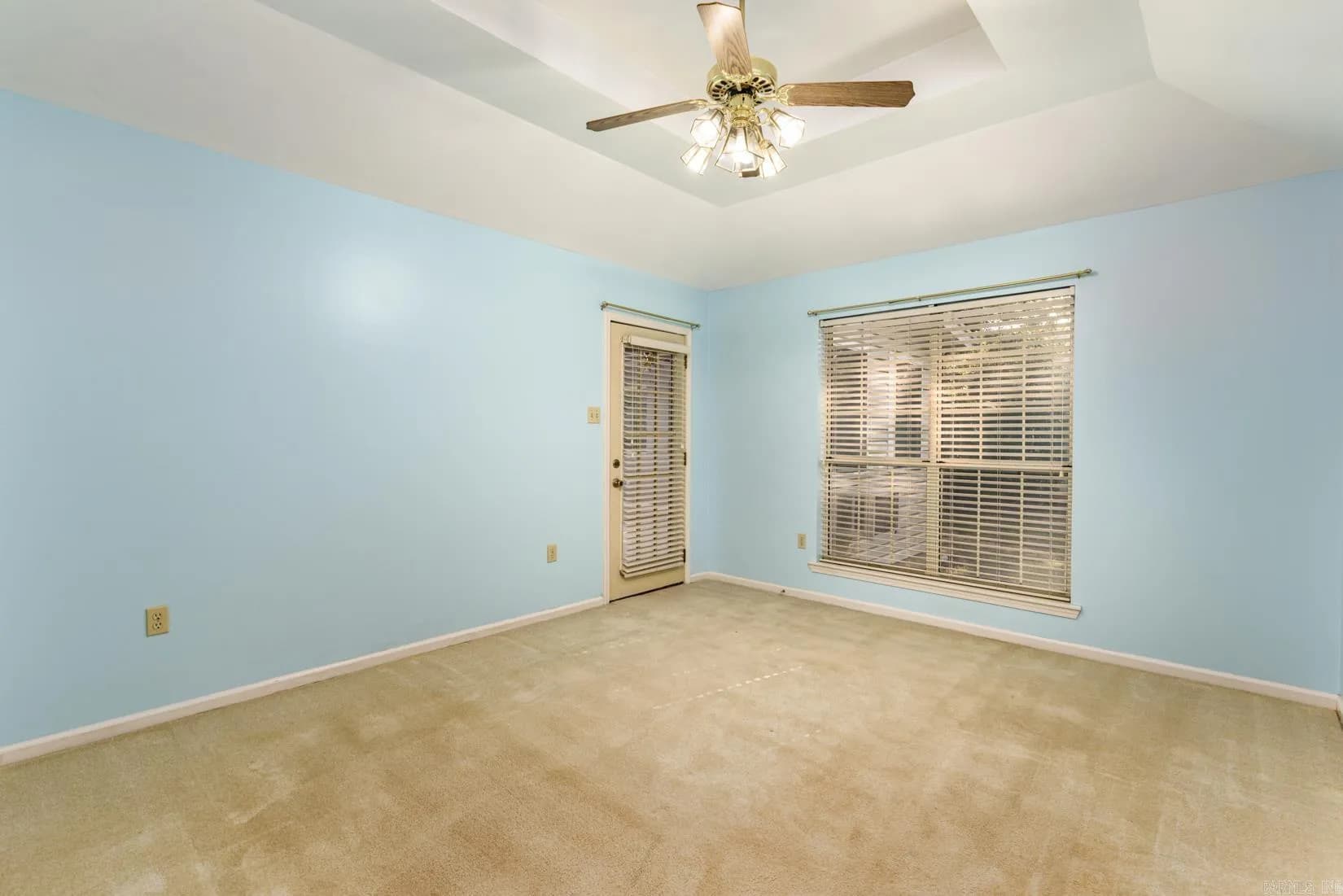 Property at 30  Silver ridge - Image 19