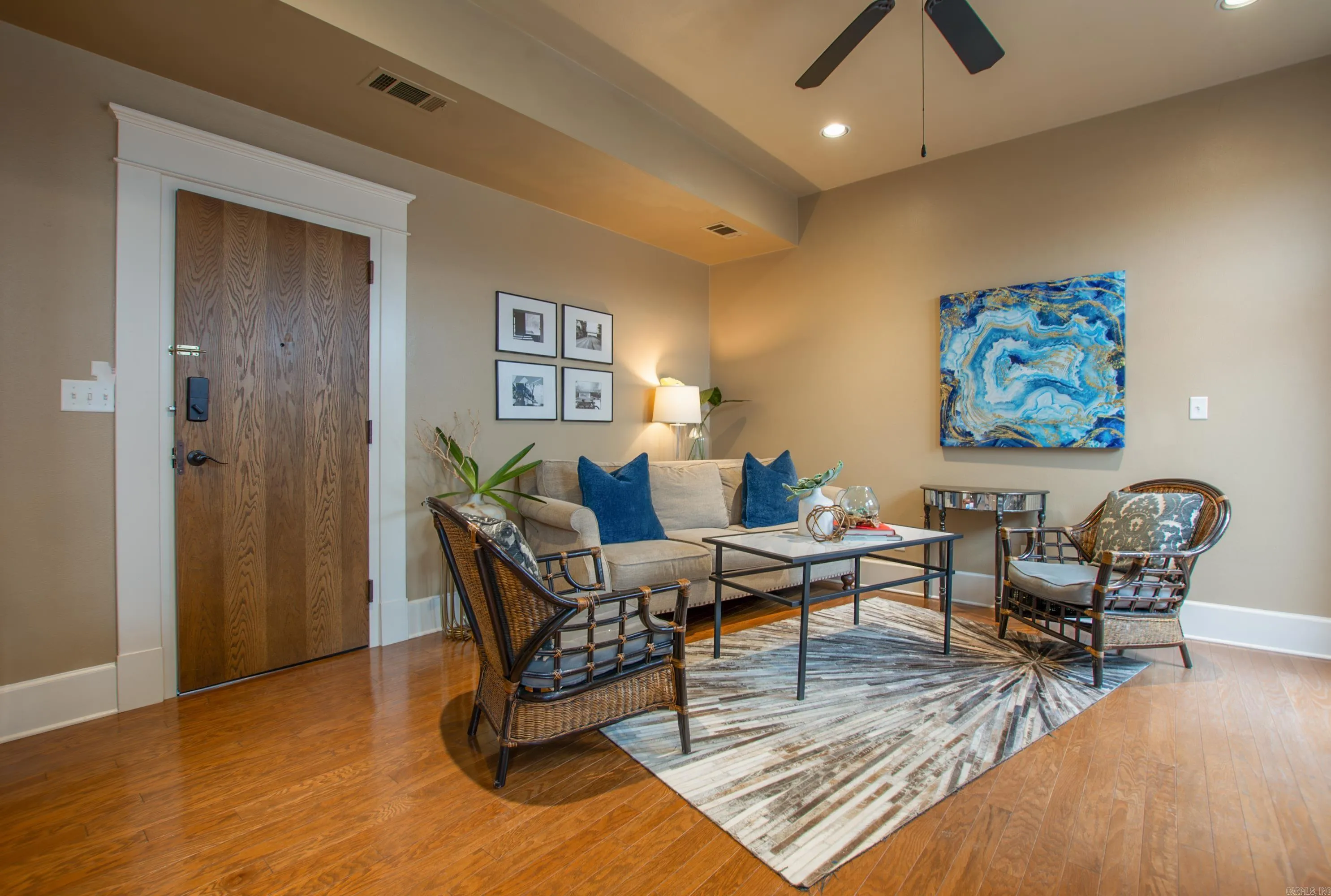 Property at 612  Center  Apt 3, 3 - Image 4