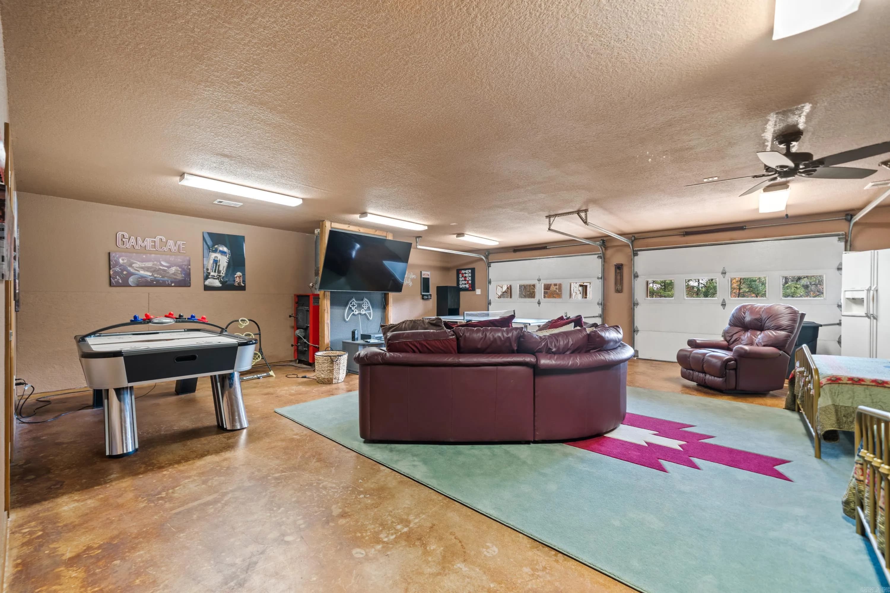 Property at 2399  Old bear - Image 38