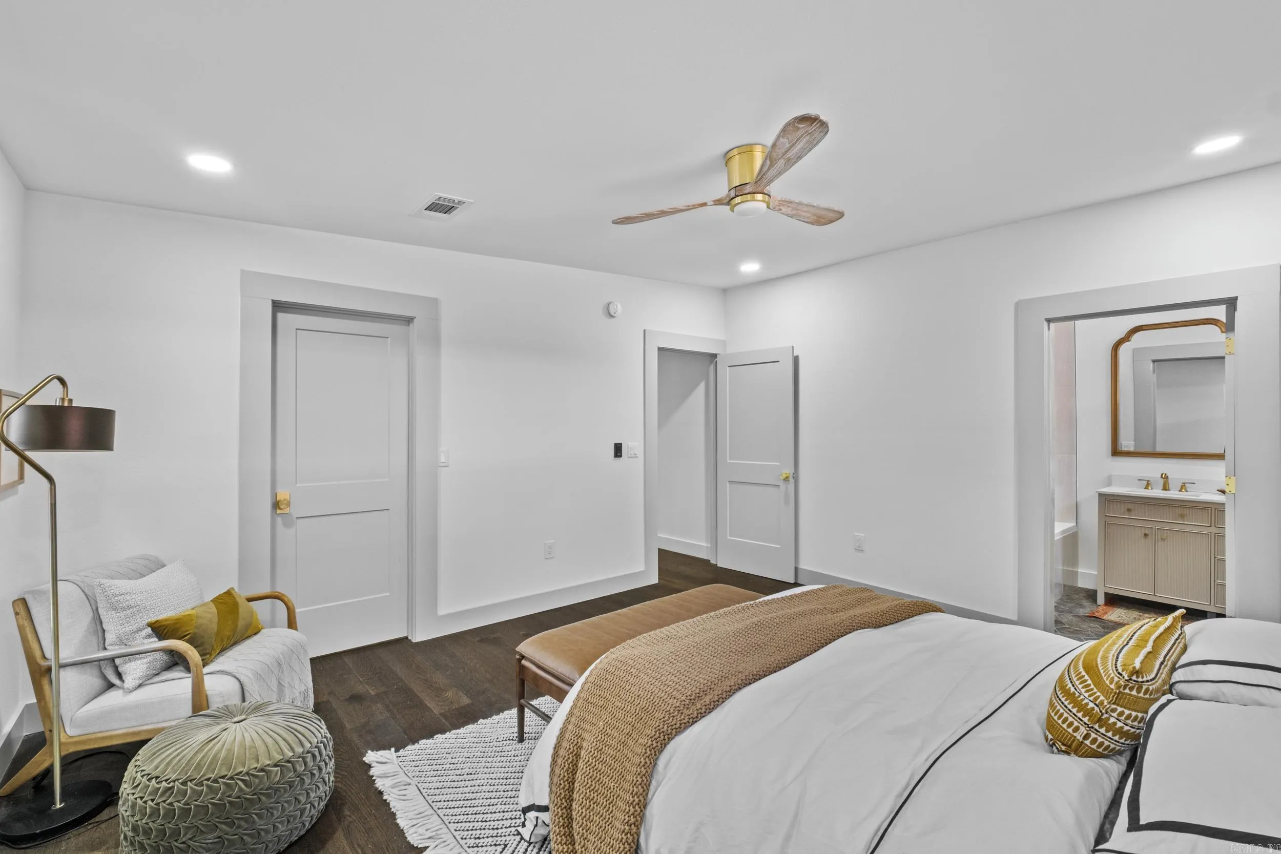Property at 300 W High st - Image 18