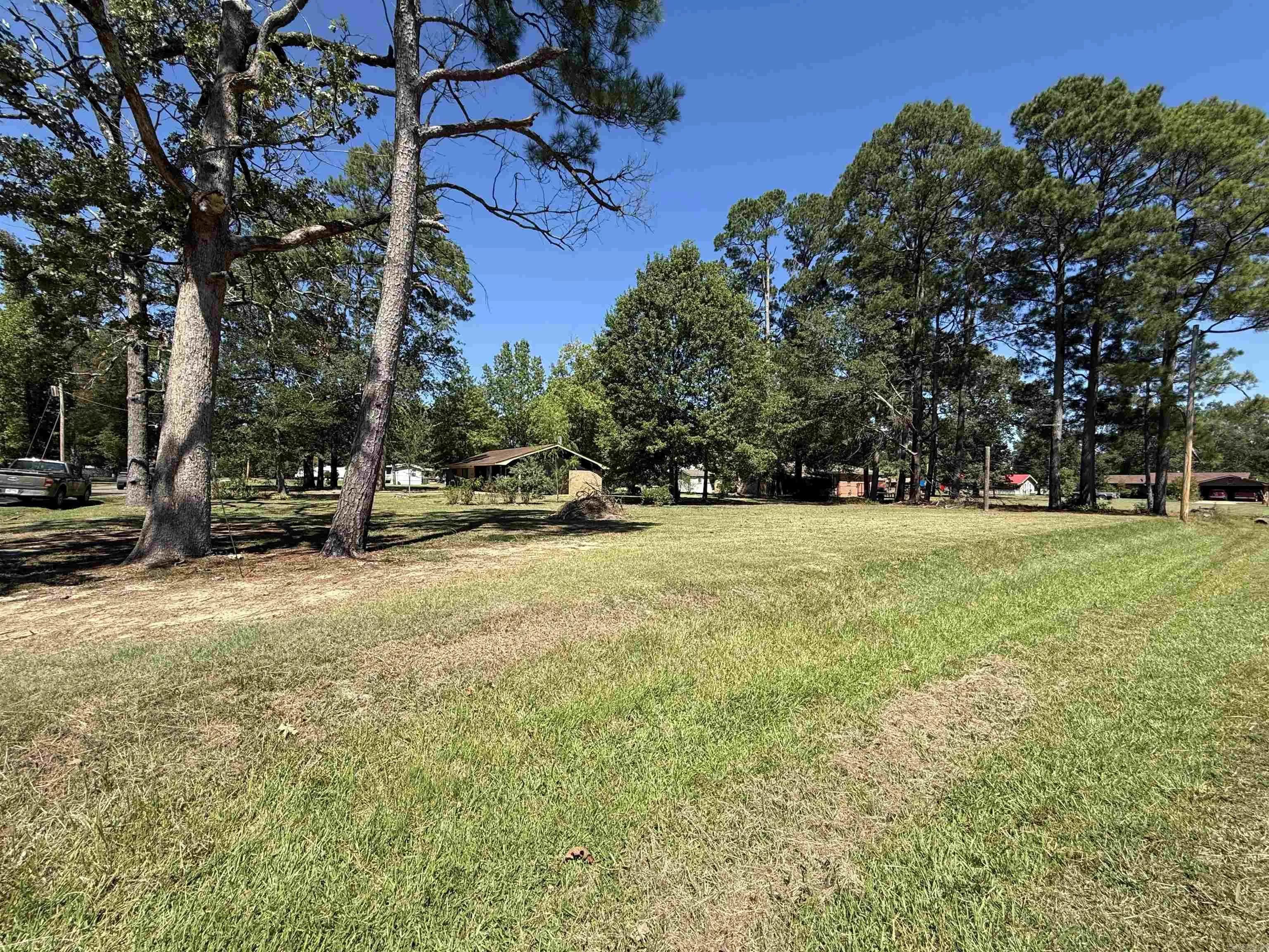 Property at 210  Apple - Image 15