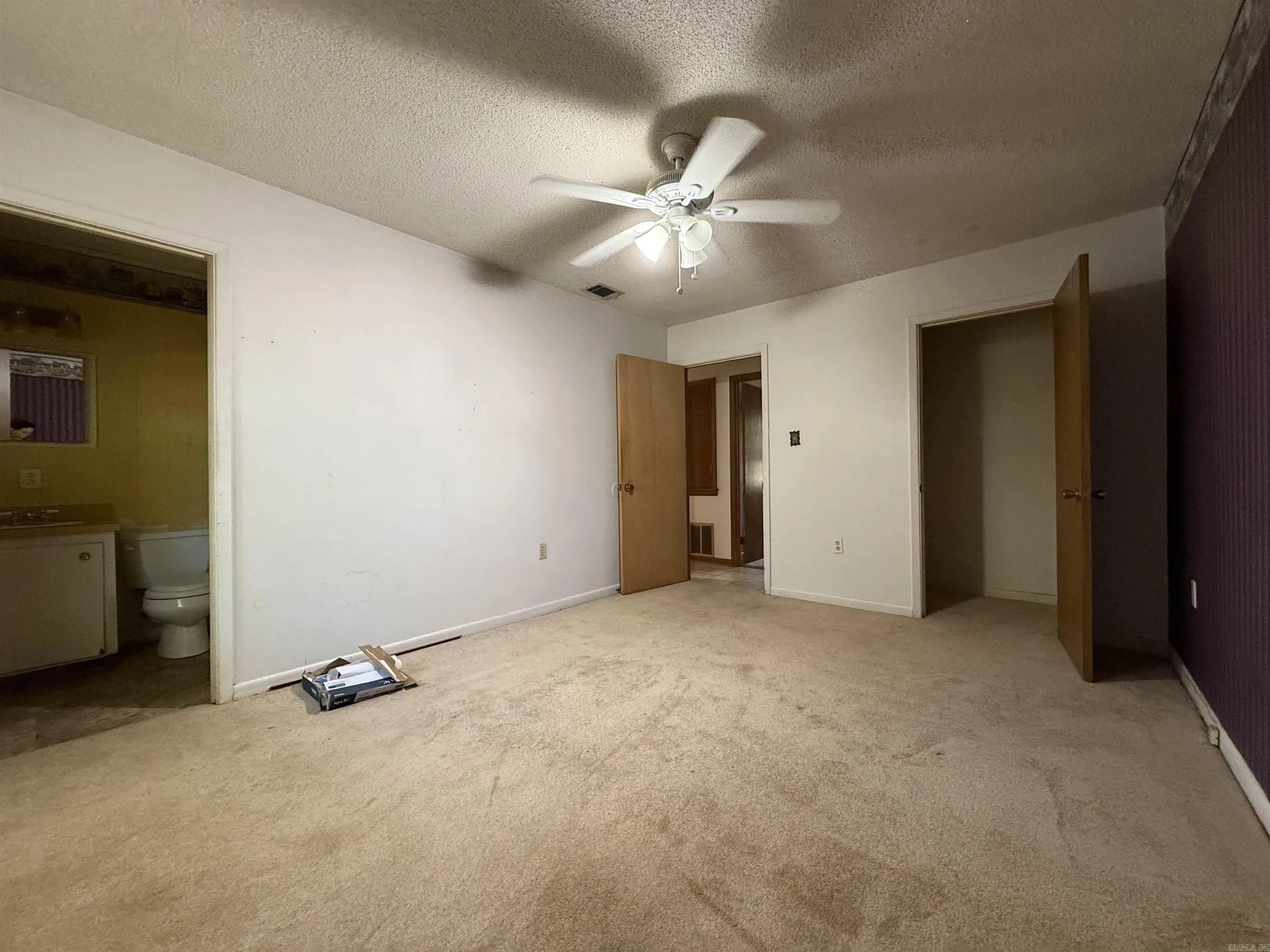 Property at 210  Apple - Image 11